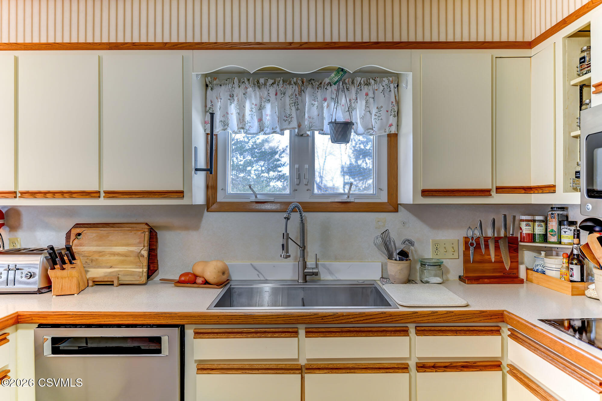 Properties 5 3004 WHITE BIRCH Lane