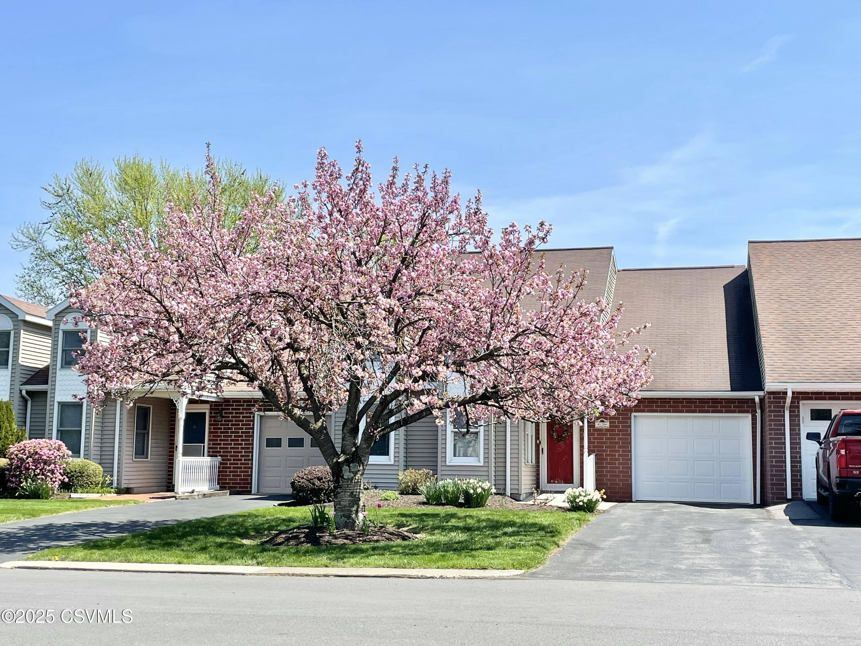 Lewisburg, Pennsylvania 17837, United States, 2 Bedrooms Bedrooms, ,2 BathroomsBathrooms,Residential,Active,121118