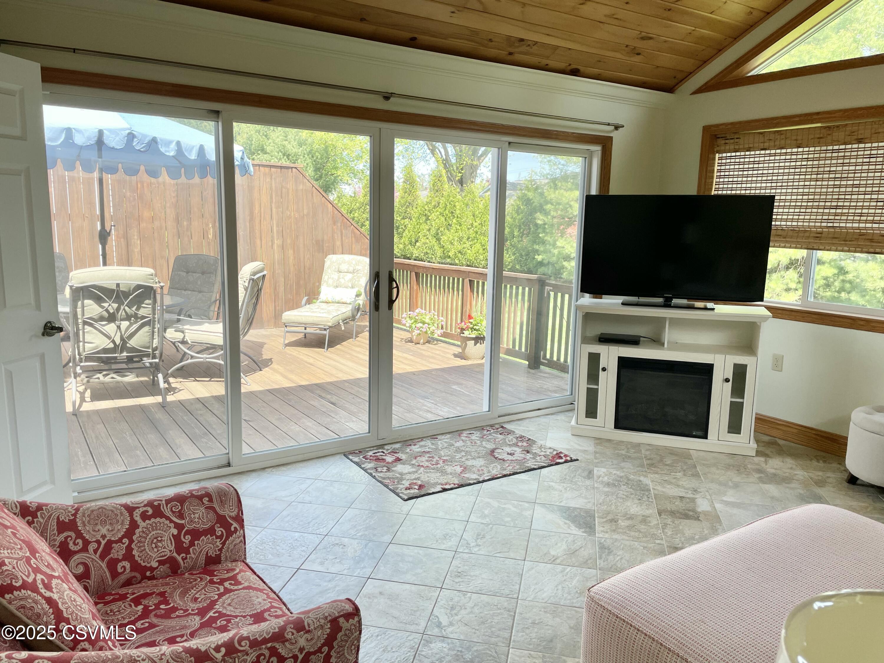 Lewisburg, Pennsylvania 17837, United States, 2 Bedrooms Bedrooms, ,2 BathroomsBathrooms,Residential,Active,121118