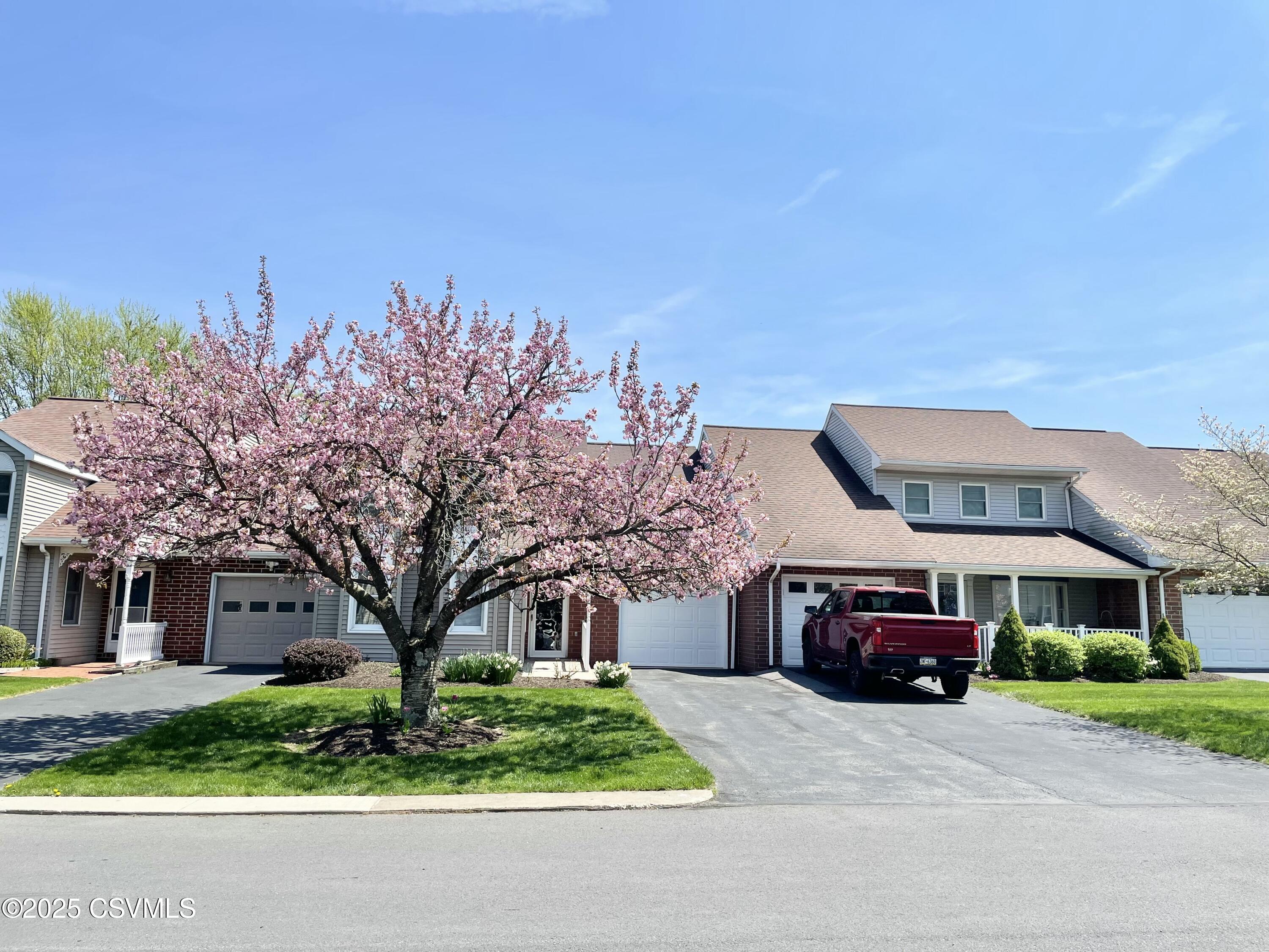 Lewisburg, Pennsylvania 17837, United States, 2 Bedrooms Bedrooms, ,2 BathroomsBathrooms,Residential,Active,121118