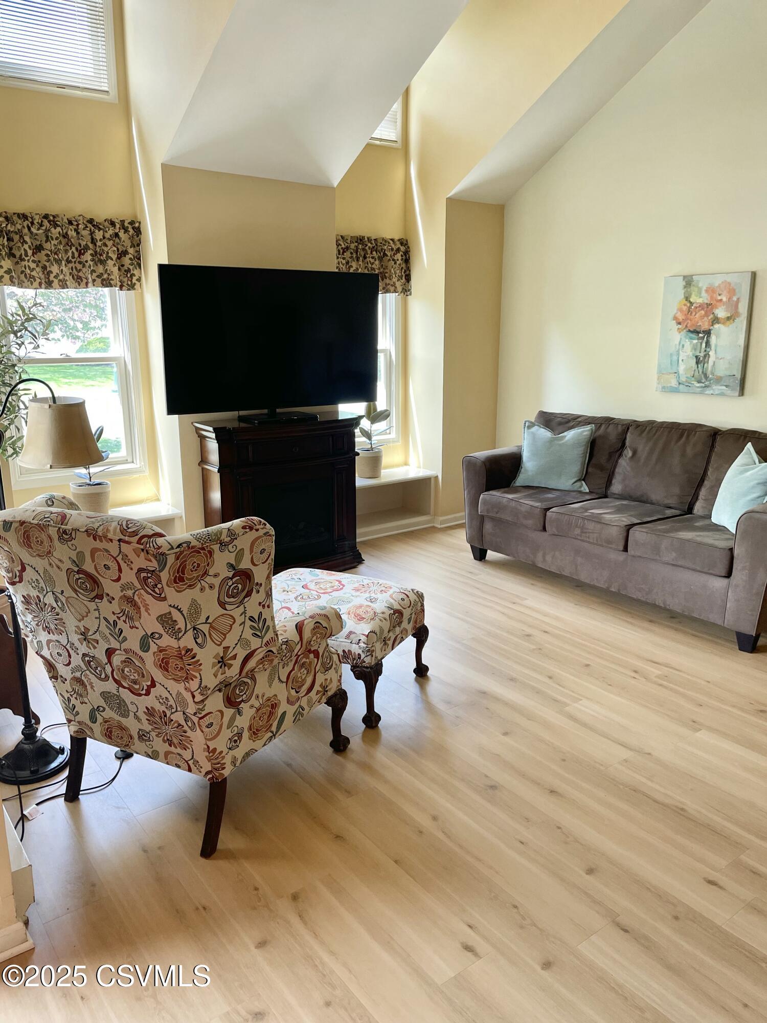 Lewisburg, Pennsylvania 17837, United States, 2 Bedrooms Bedrooms, ,2 BathroomsBathrooms,Residential,Active,121118