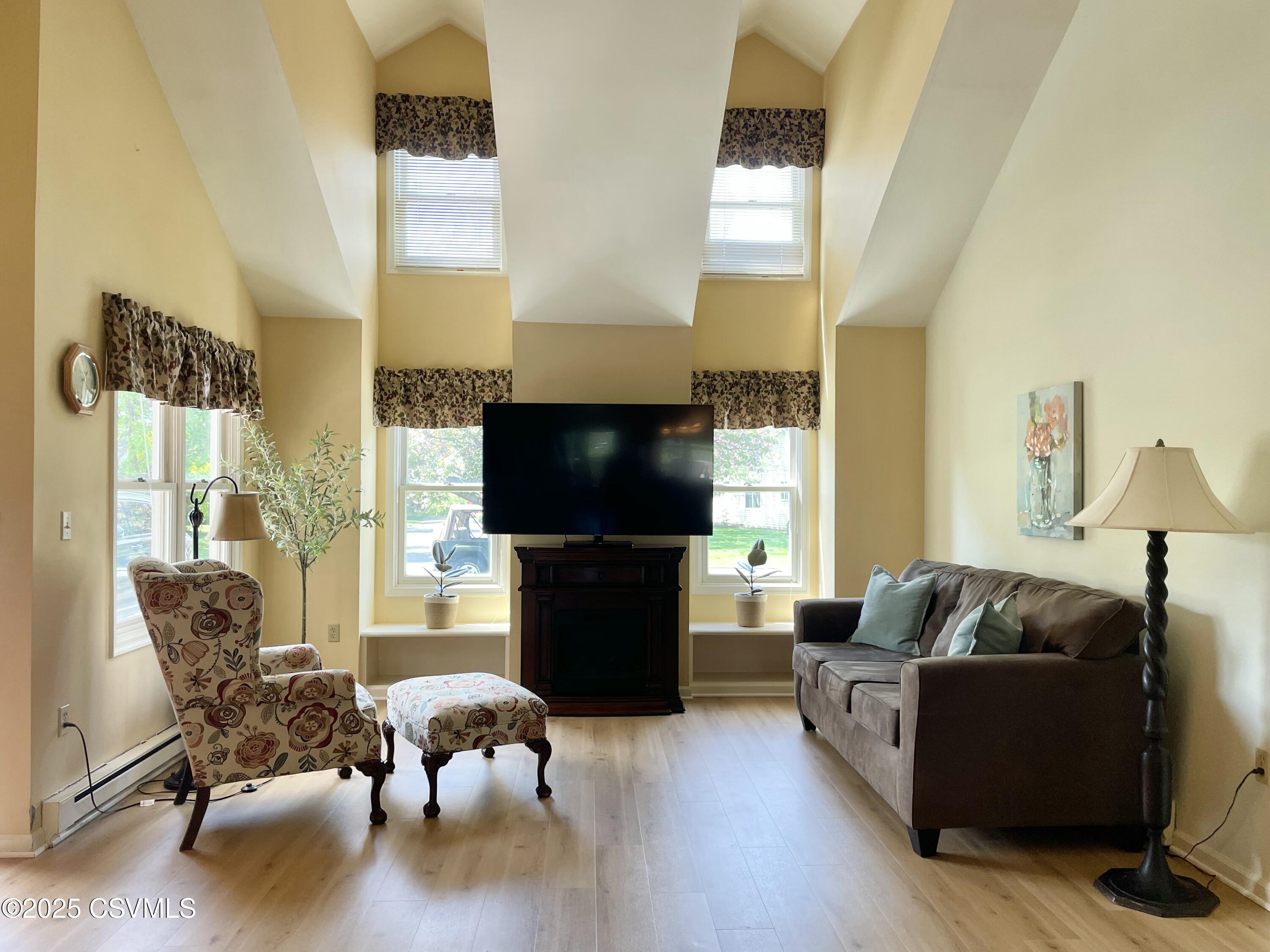 Lewisburg, Pennsylvania 17837, United States, 2 Bedrooms Bedrooms, ,2 BathroomsBathrooms,Residential,Active,121118