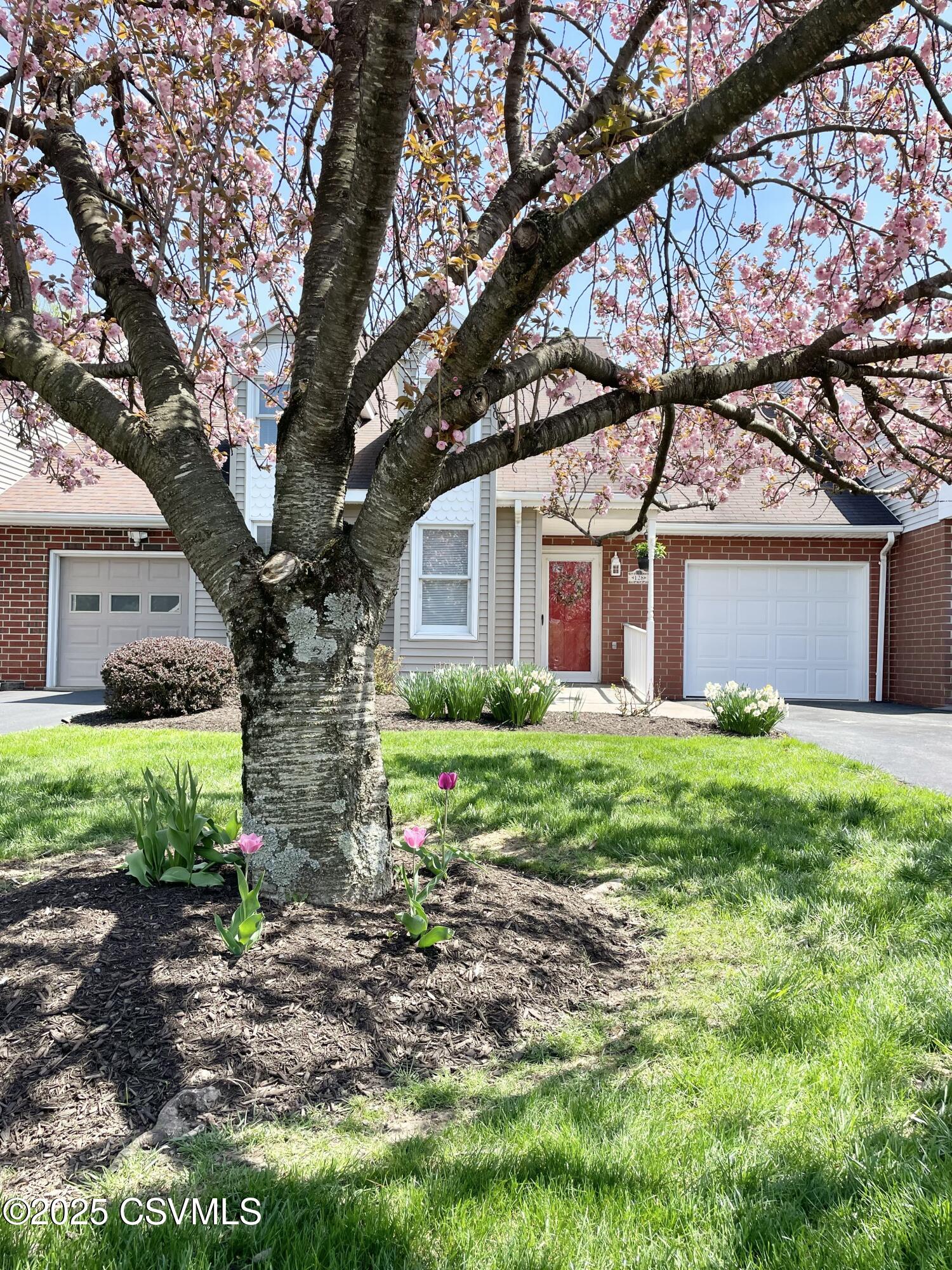 Lewisburg, Pennsylvania 17837, United States, 2 Bedrooms Bedrooms, ,2 BathroomsBathrooms,Residential,Active,121118