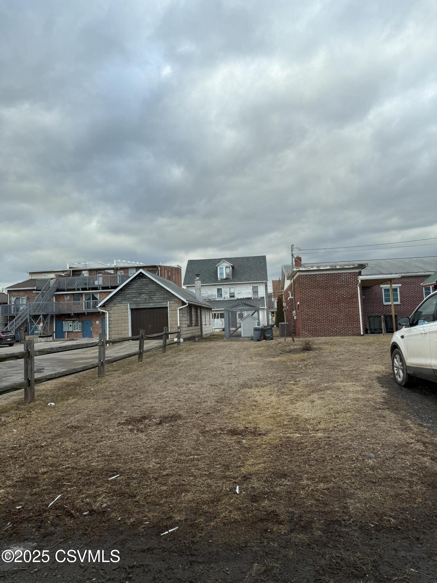 Properties 3 442 W 3RD Street