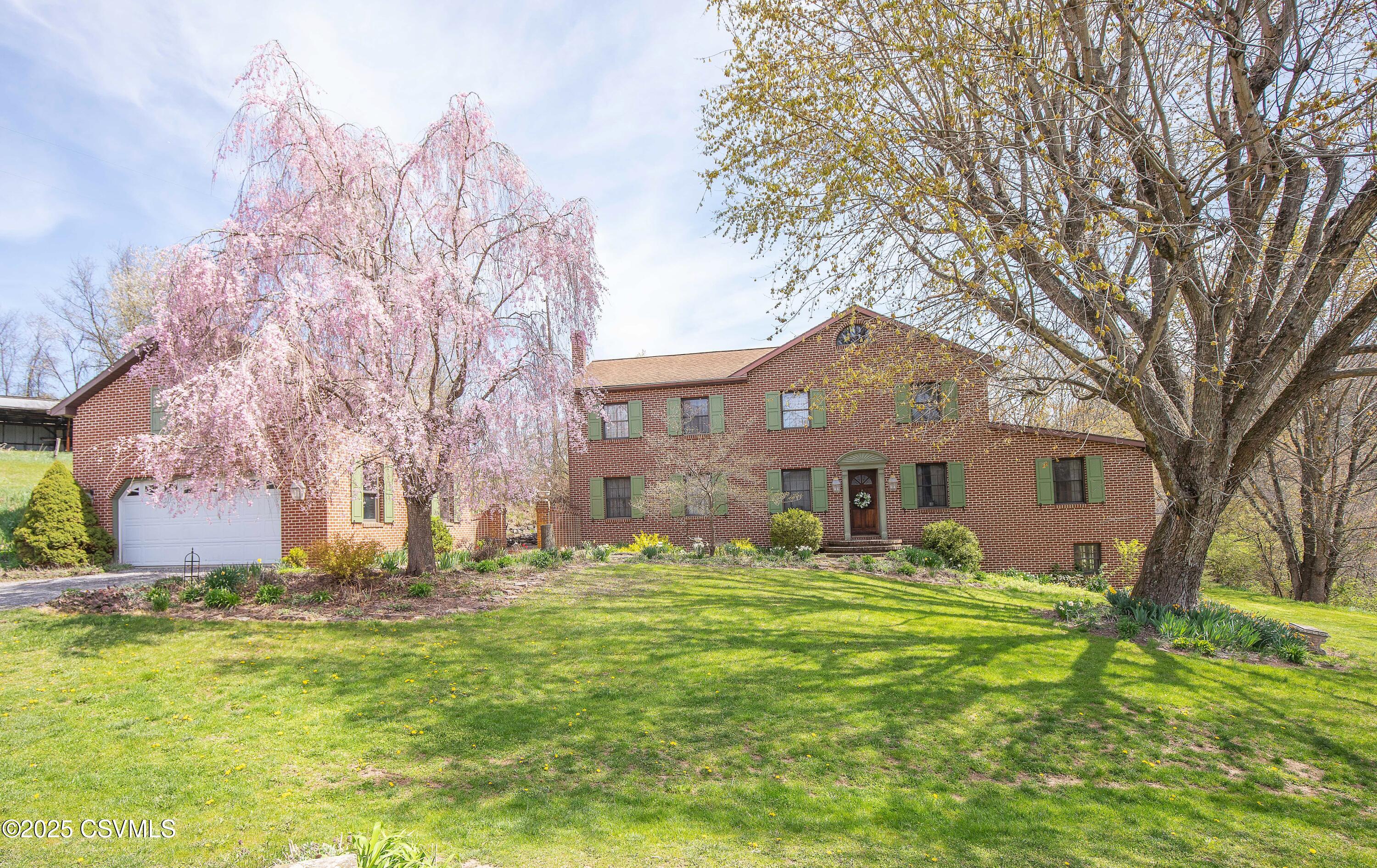 1109 HOLLOW Road