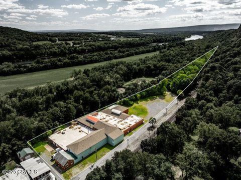 Properties 9 168-171 BOWER Street Montgomery PA 17752