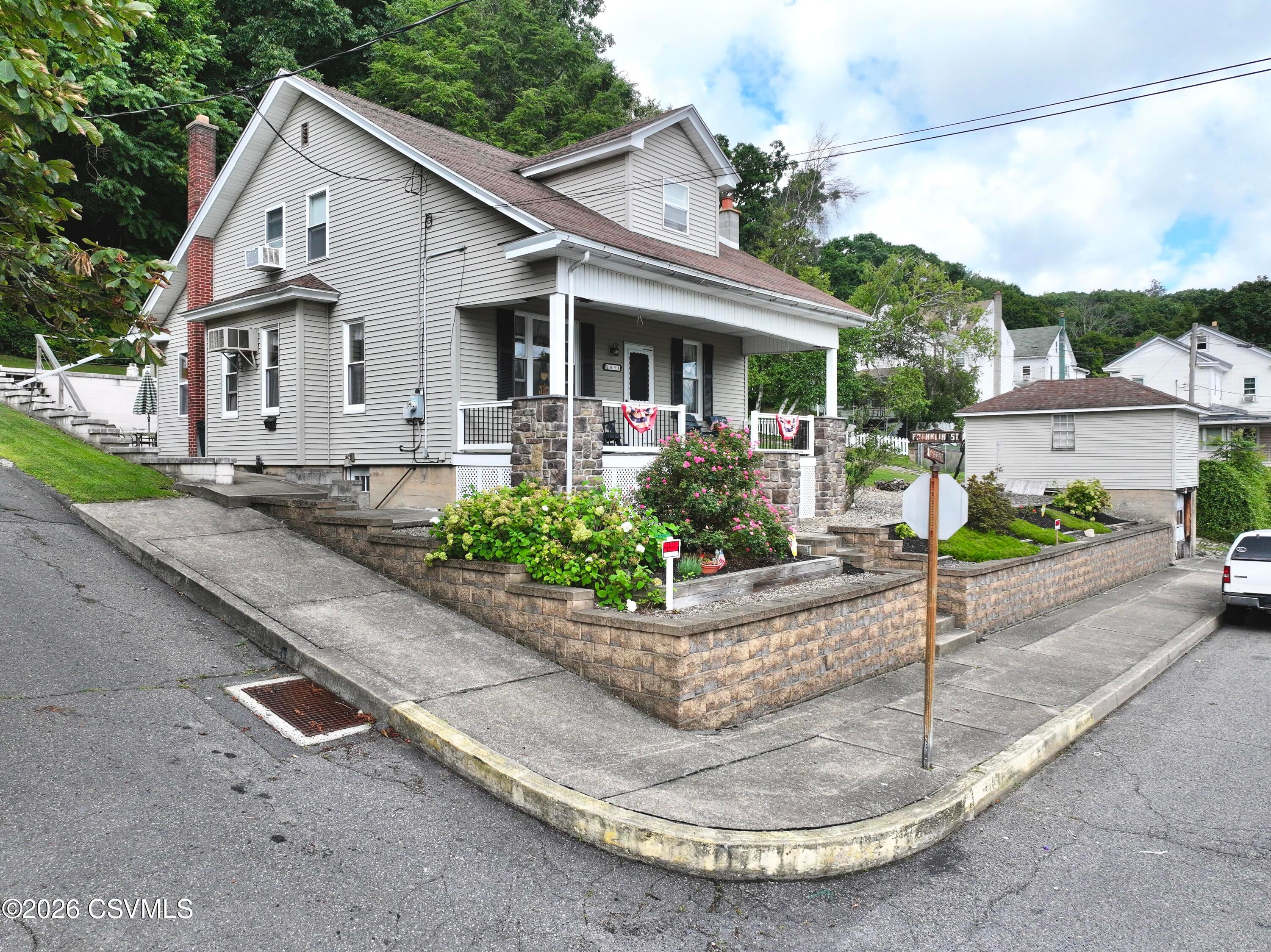 601 E KASE Street