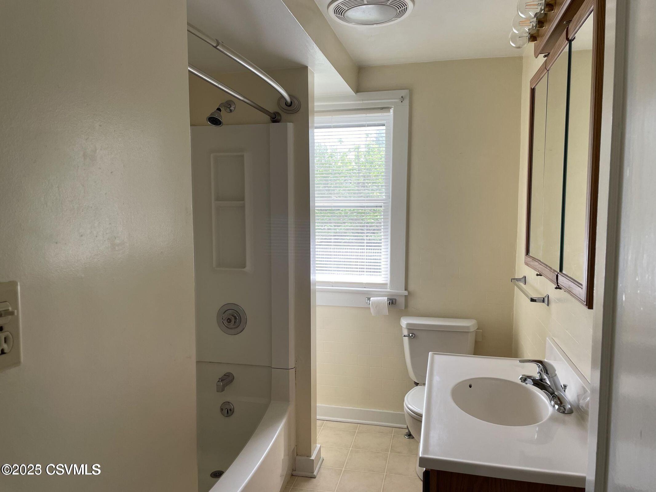 Lewisburg, Pennsylvania 17837, United States, 3 Bedrooms Bedrooms, ,1 BathroomBathrooms,Residential,Active,118796