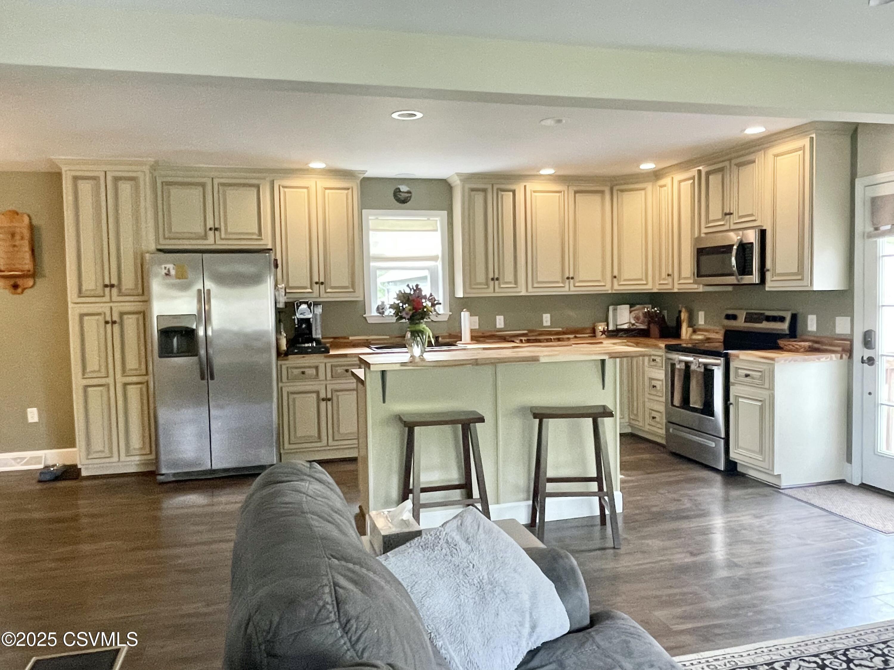 Lewisburg, Pennsylvania 17837, United States, 4 Bedrooms Bedrooms, ,2 BathroomsBathrooms,Residential,Active,121178