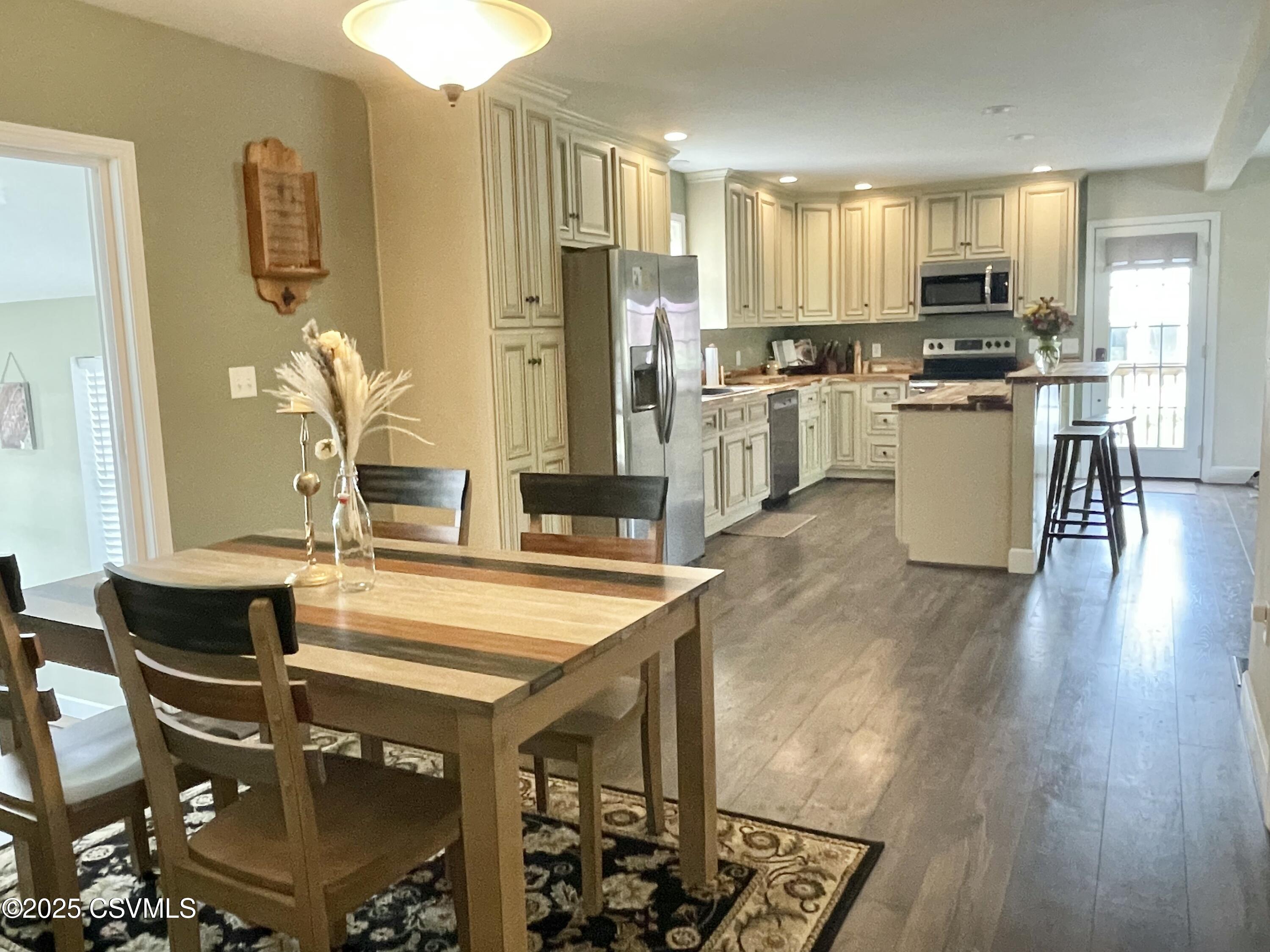 Lewisburg, Pennsylvania 17837, United States, 4 Bedrooms Bedrooms, ,2 BathroomsBathrooms,Residential,Active,121178