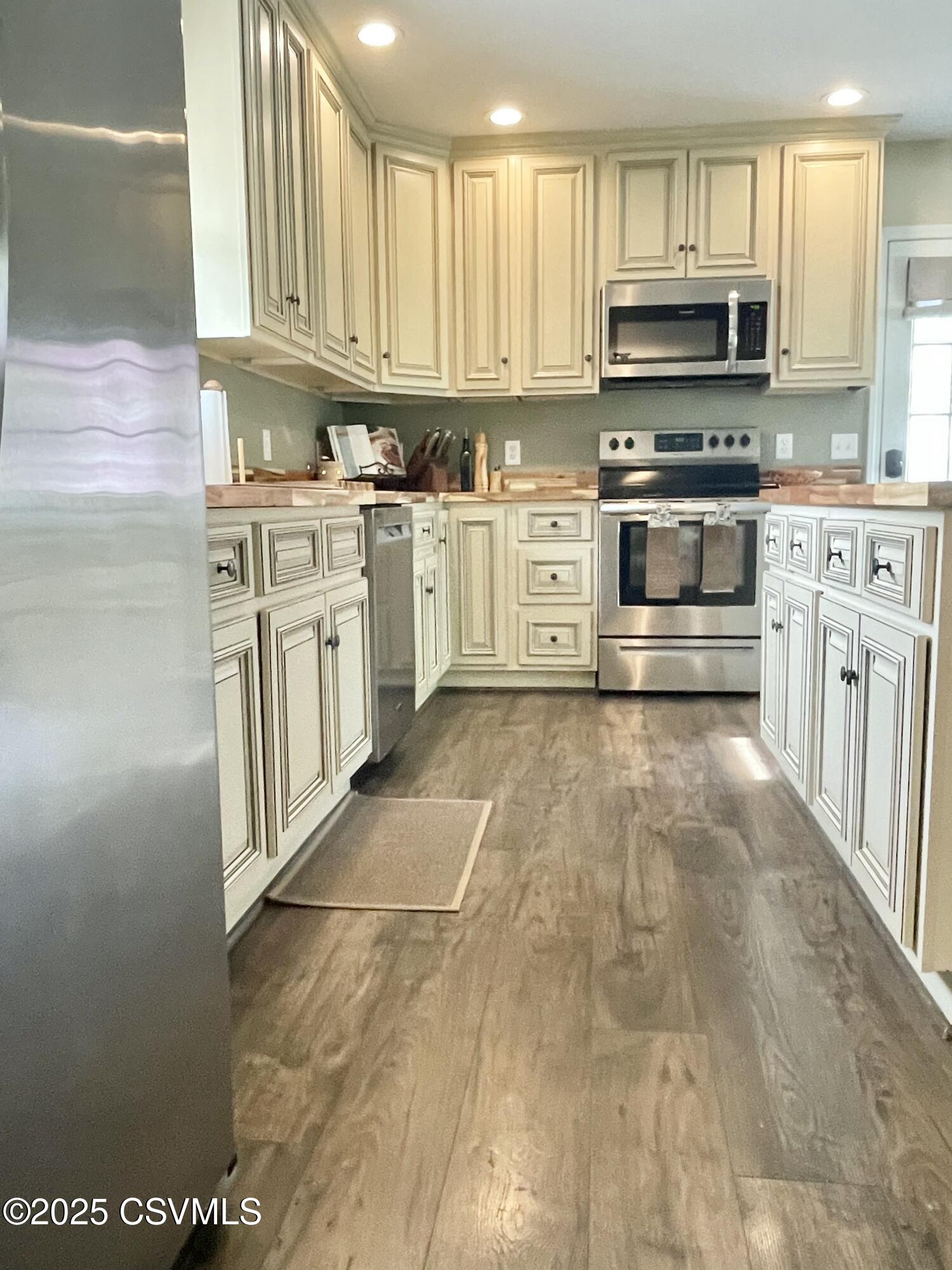 Lewisburg, Pennsylvania 17837, United States, 4 Bedrooms Bedrooms, ,2 BathroomsBathrooms,Residential,Active,121178