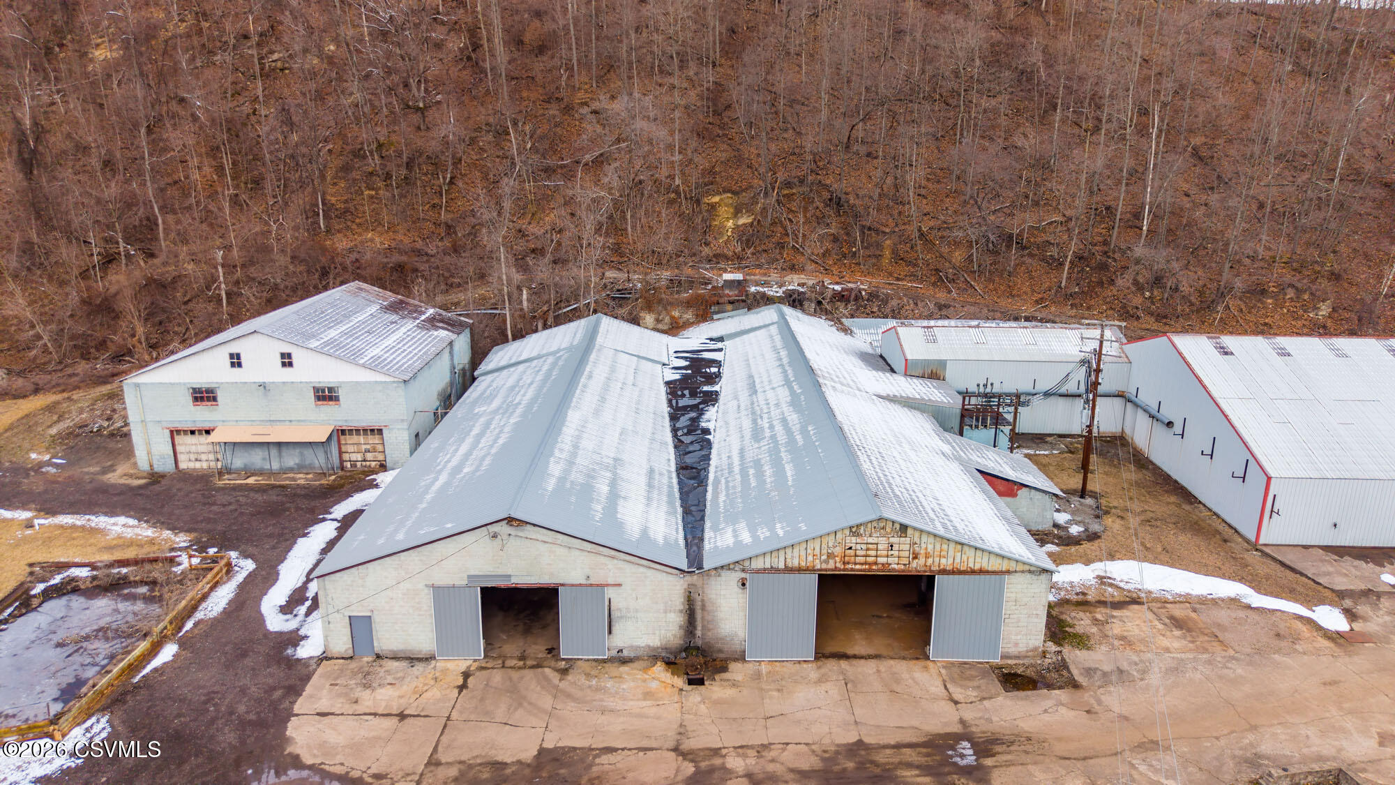 3825 COLUMBIA Boulevard