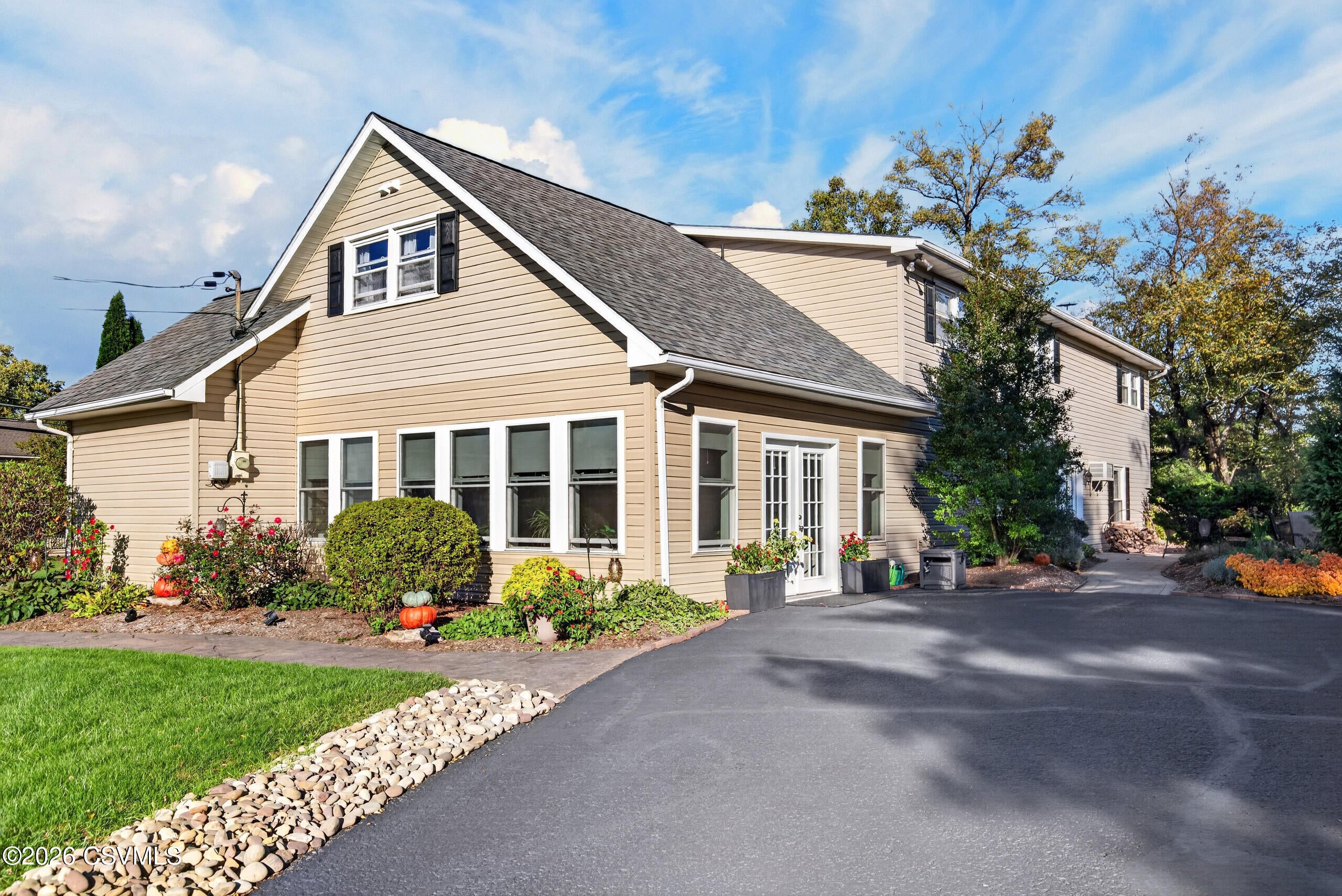 13 montcalm place