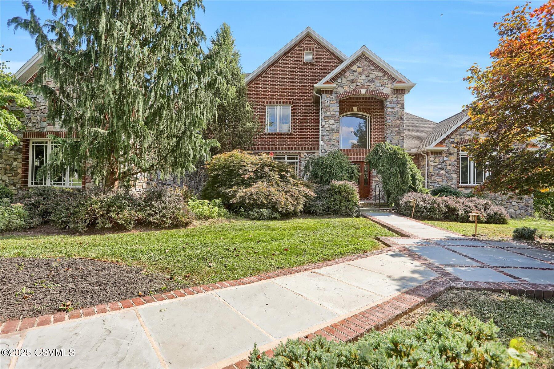 Properties 3 205 YORK Road