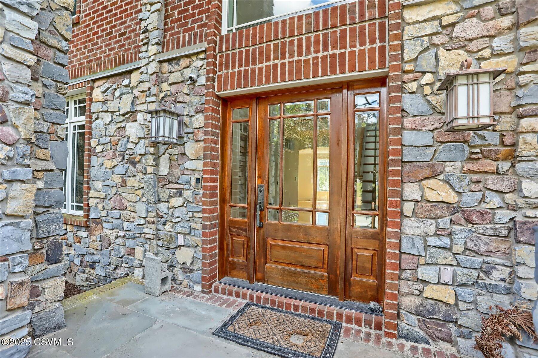 Properties 6 205 YORK Road