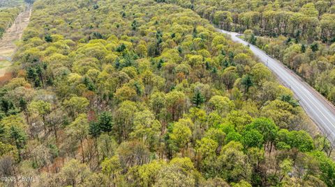 Catawissa 21 0 COMARNITSKY Lane Catawissa PA 17820