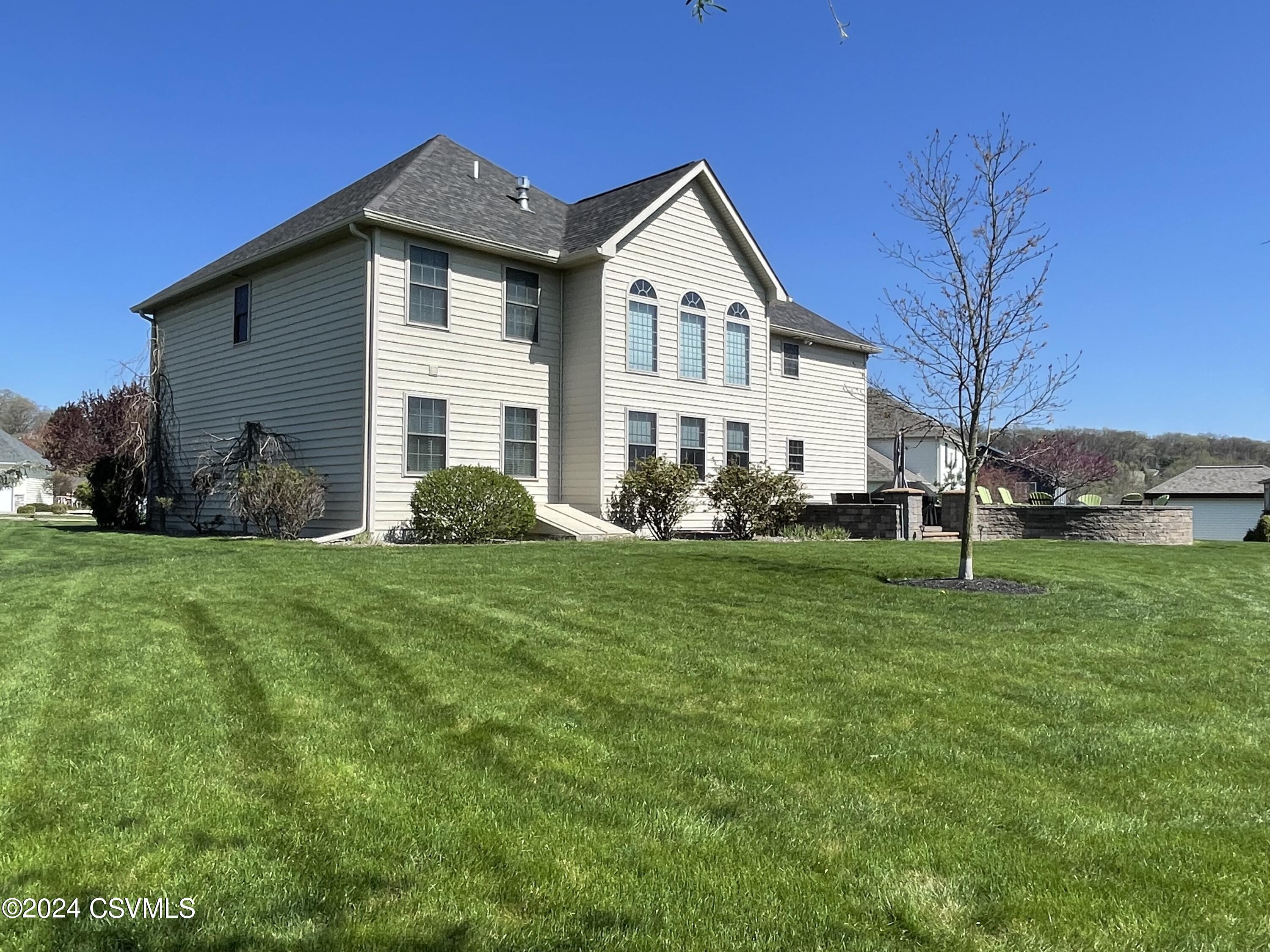 Selinsgrove, Pennsylvania 17870, United States, 5 Bedrooms Bedrooms, ,6 BathroomsBathrooms,Residential,Active,68336