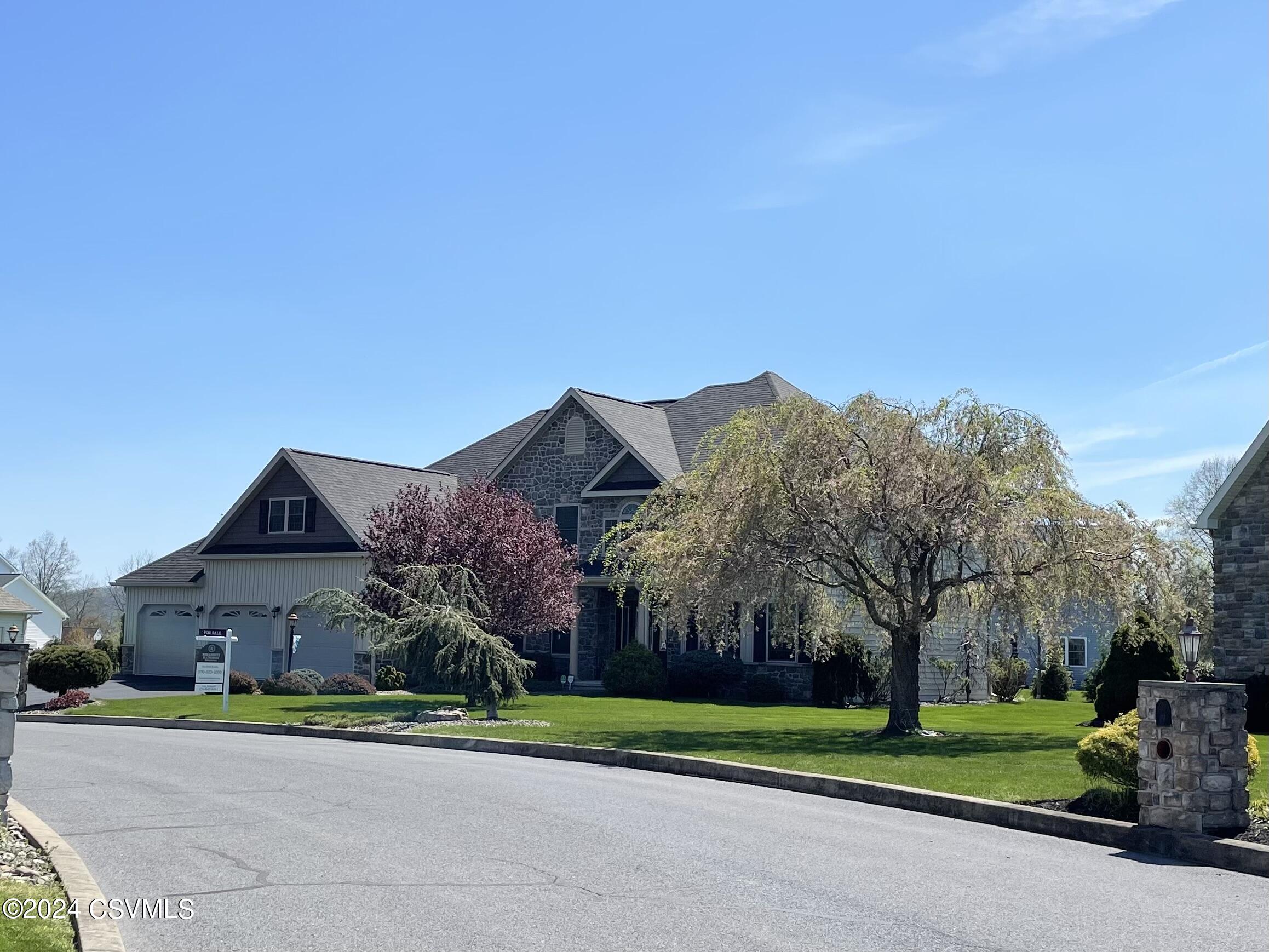 Selinsgrove, Pennsylvania 17870, United States, 5 Bedrooms Bedrooms, ,6 BathroomsBathrooms,Residential,Active,68336