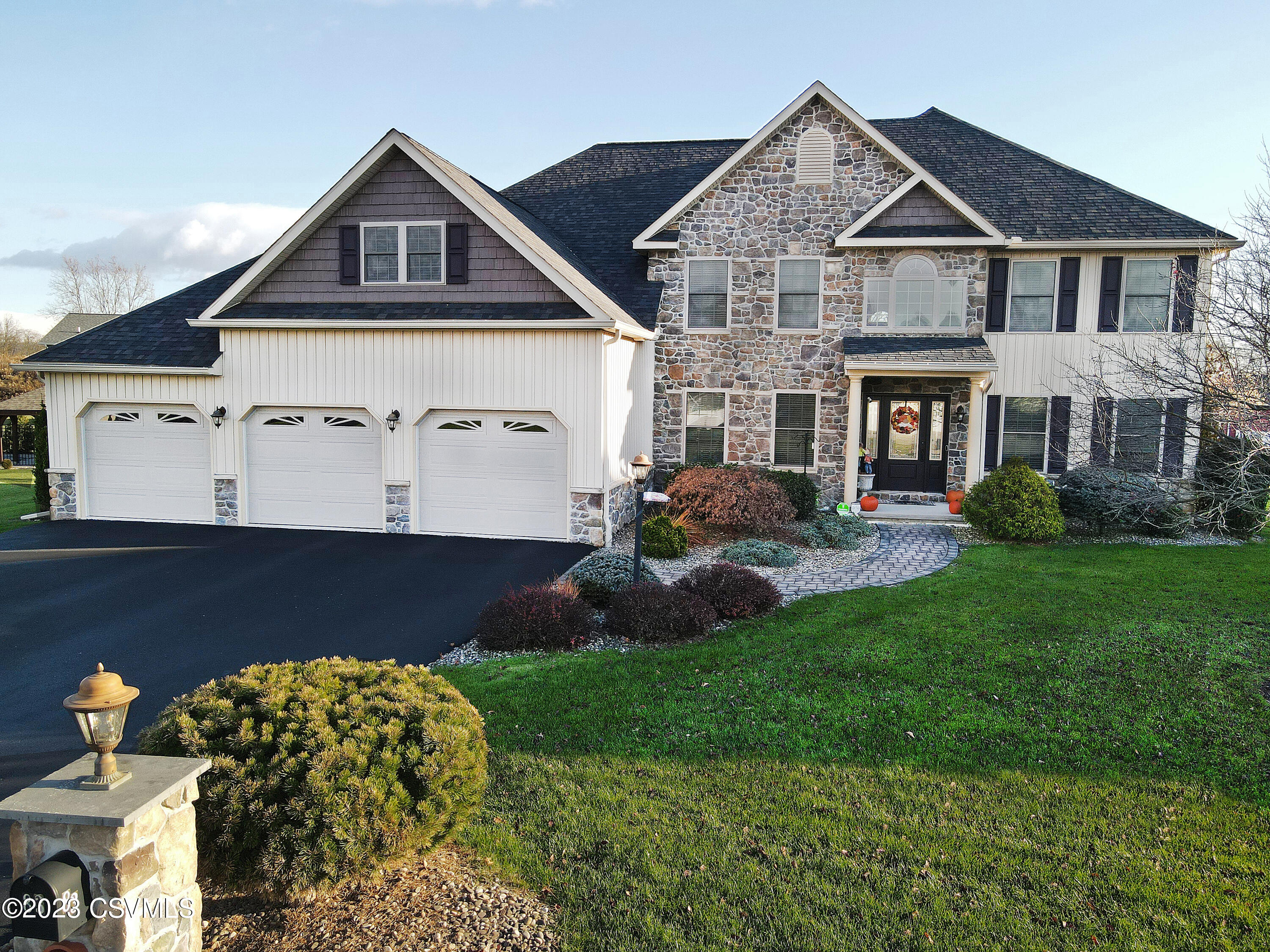 Selinsgrove, Pennsylvania 17870, United States, 5 Bedrooms Bedrooms, ,6 BathroomsBathrooms,Residential,Active,68336