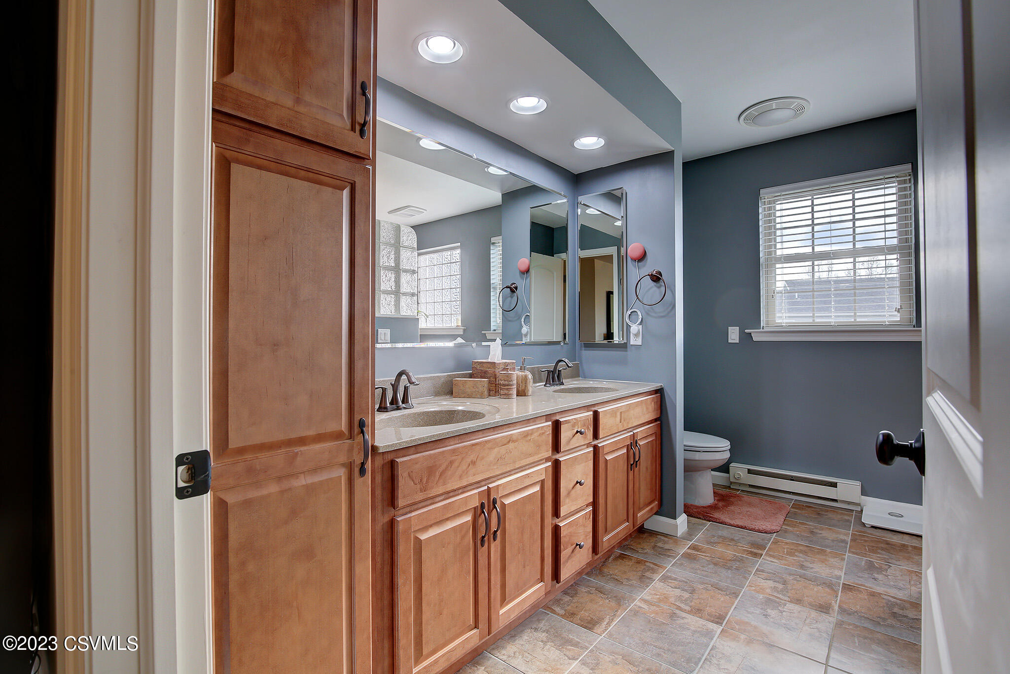 Selinsgrove, Pennsylvania 17870, United States, 5 Bedrooms Bedrooms, ,6 BathroomsBathrooms,Residential,Active,68336