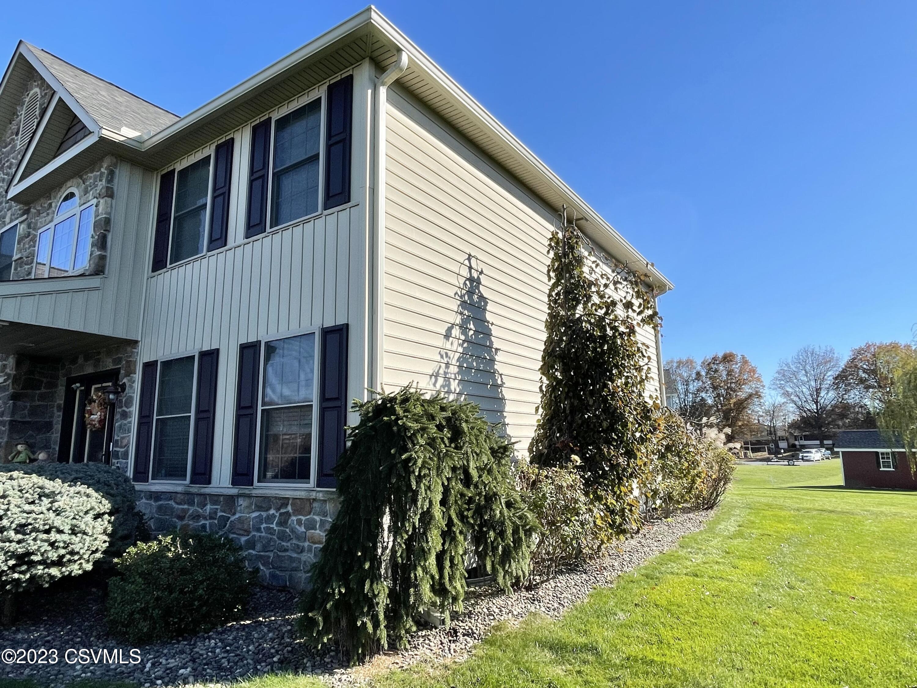 Selinsgrove, Pennsylvania 17870, United States, 5 Bedrooms Bedrooms, ,6 BathroomsBathrooms,Residential,Active,68336