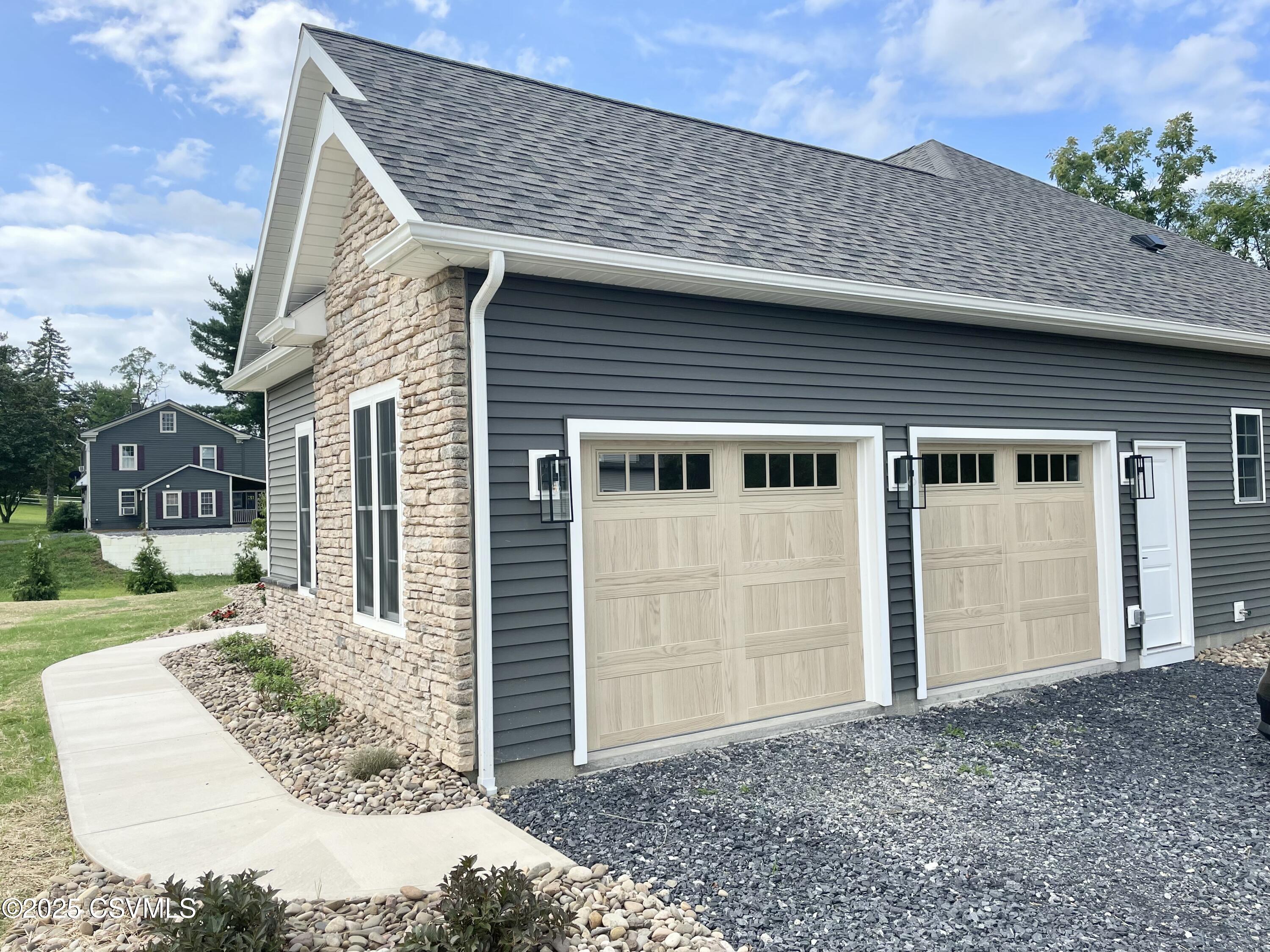 Lewisburg, Pennsylvania 17837, United States, 3 Bedrooms Bedrooms, ,2 BathroomsBathrooms,Residential,Active,84137