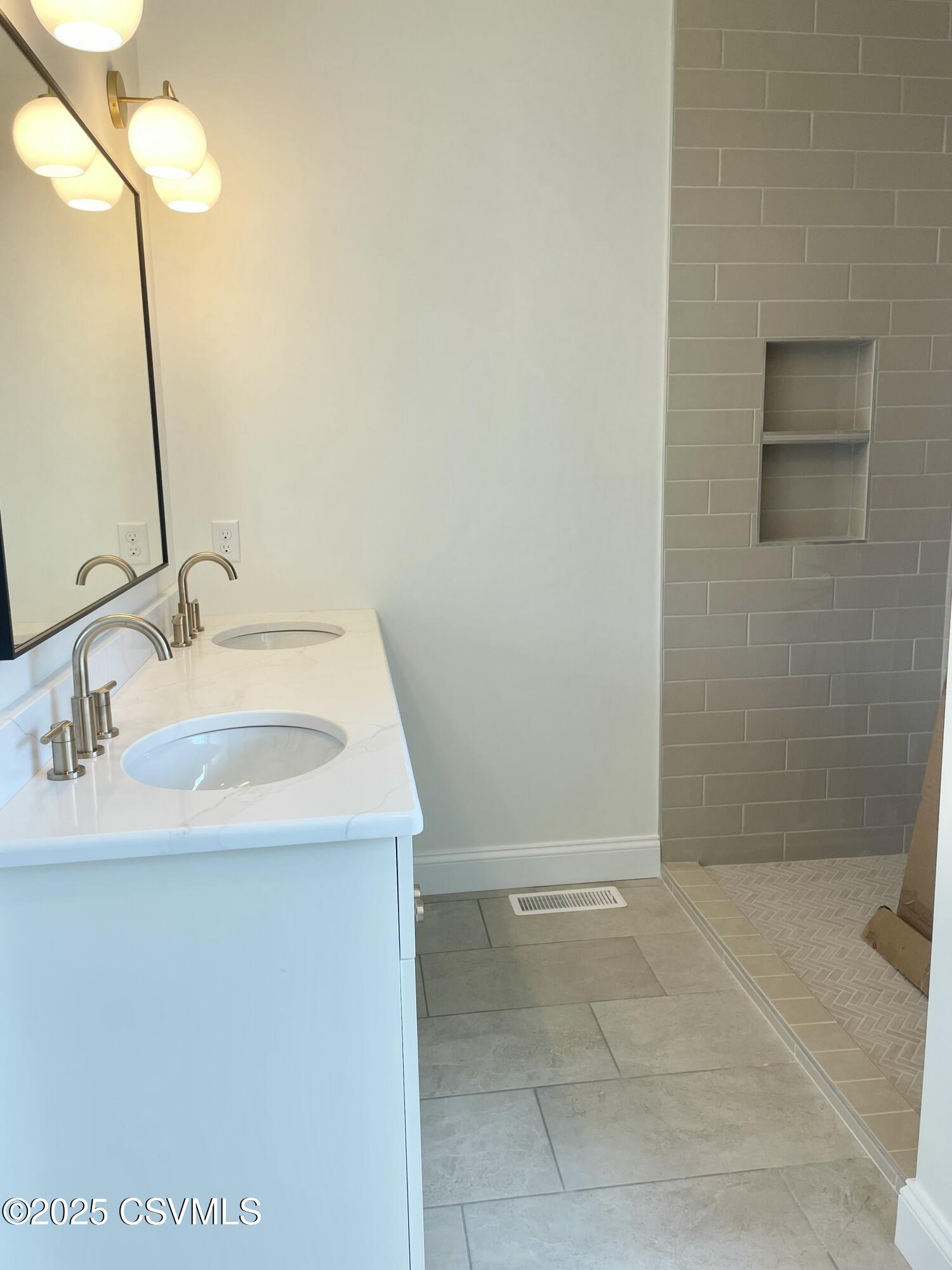 Lewisburg, Pennsylvania 17837, United States, 3 Bedrooms Bedrooms, ,2 BathroomsBathrooms,Residential,Active,84137