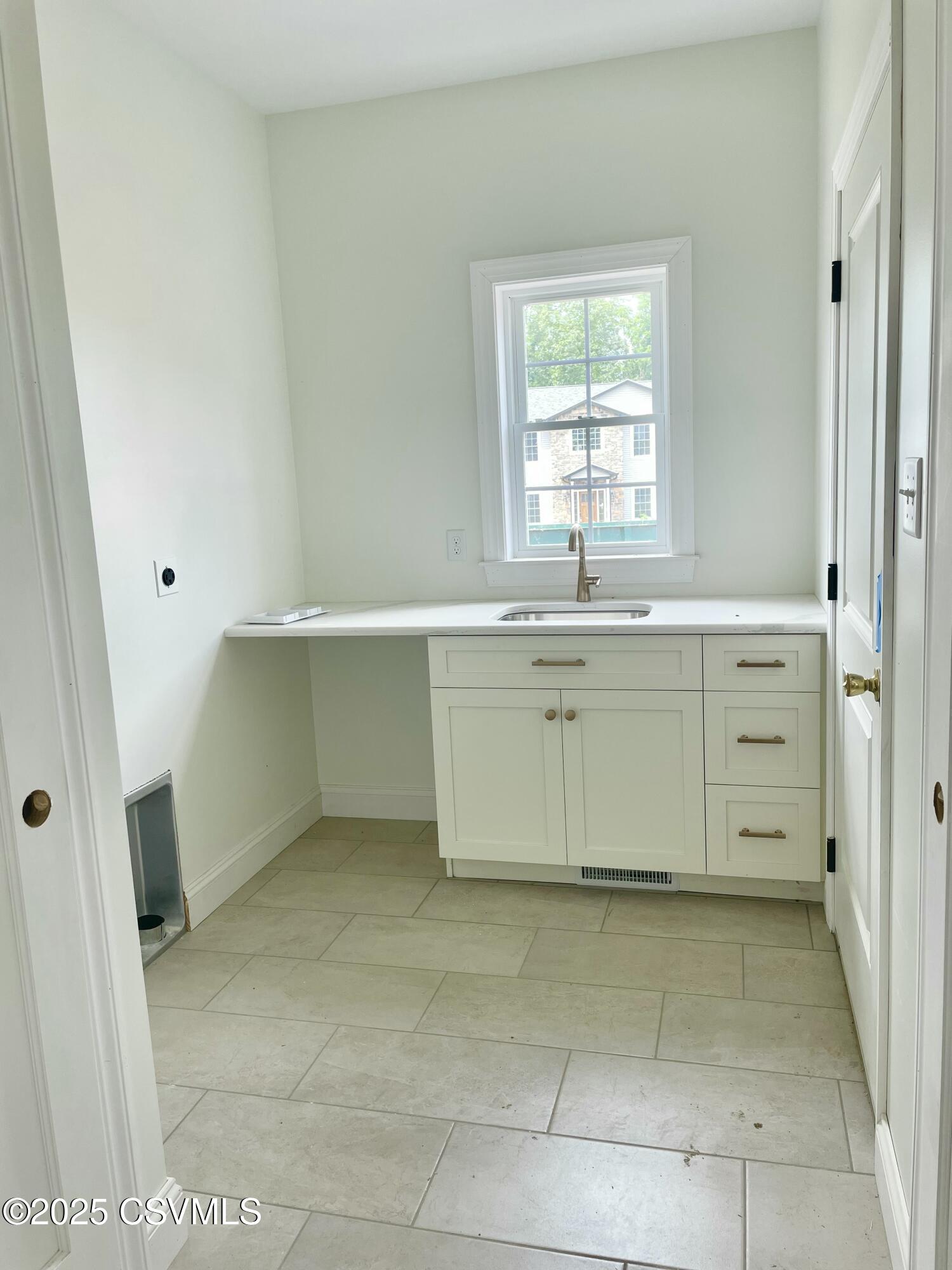 Lewisburg, Pennsylvania 17837, United States, 3 Bedrooms Bedrooms, ,2 BathroomsBathrooms,Residential,Active,84137