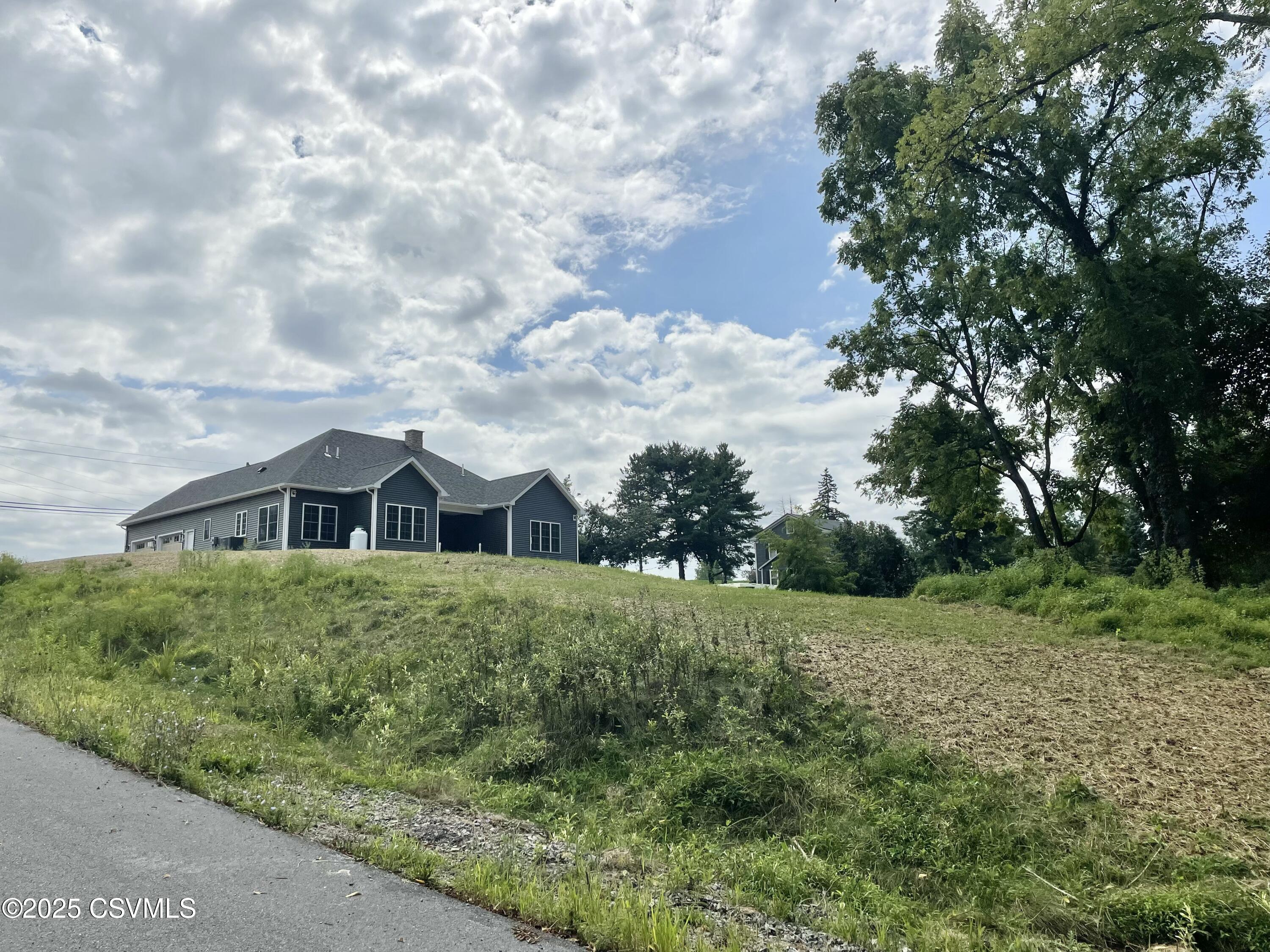 Lewisburg, Pennsylvania 17837, United States, 3 Bedrooms Bedrooms, ,2 BathroomsBathrooms,Residential,Active,84137