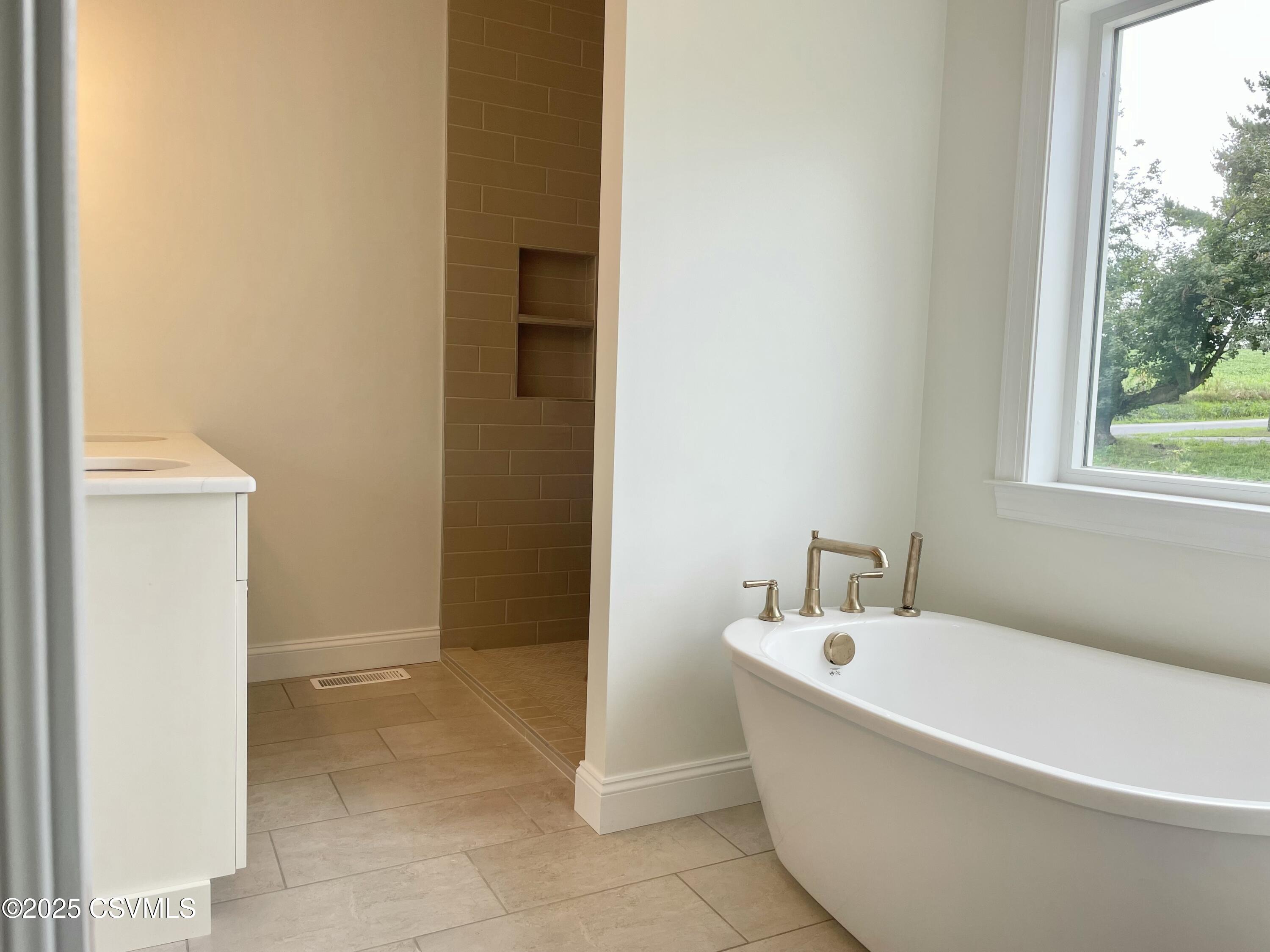 Lewisburg, Pennsylvania 17837, United States, 3 Bedrooms Bedrooms, ,2 BathroomsBathrooms,Residential,Active,84137