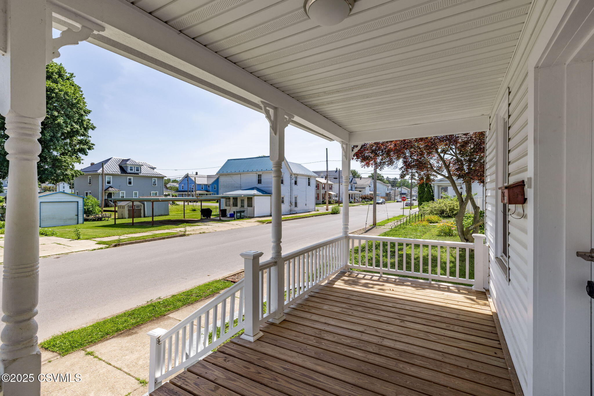 Properties 3 309 E 8TH Street