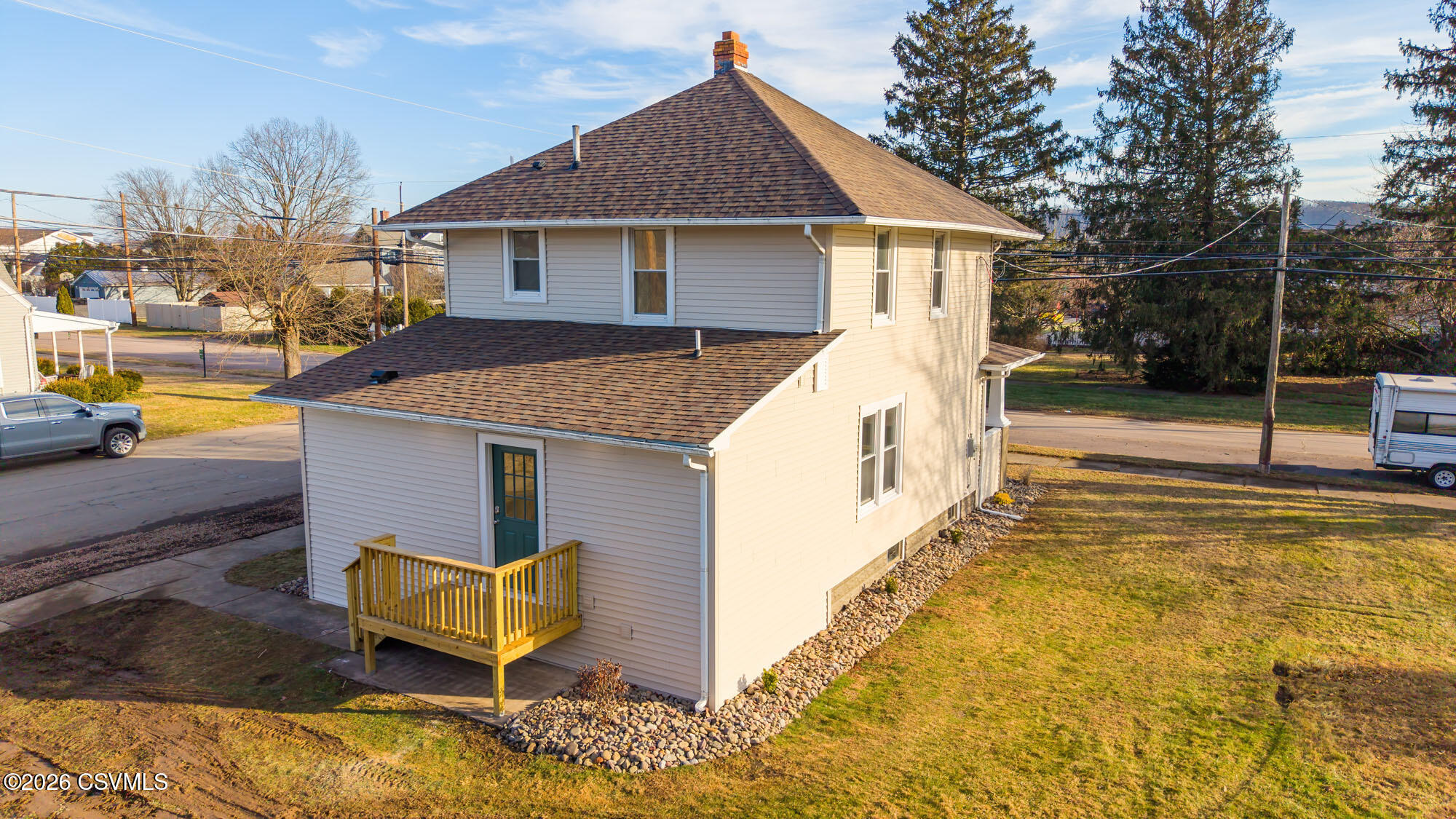 Properties 6 835 E 2ND Street