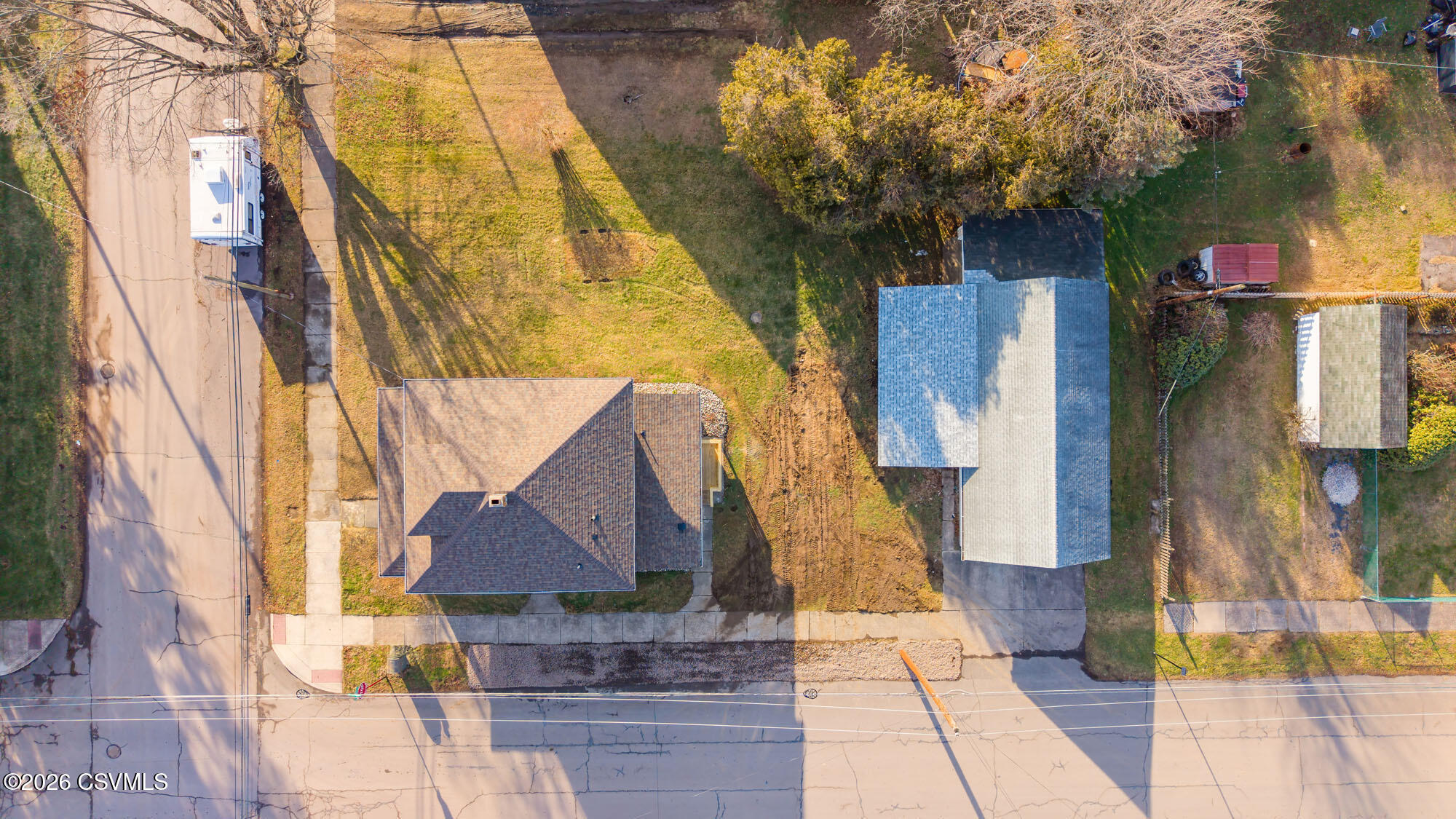 Properties 5 835 E 2ND Street