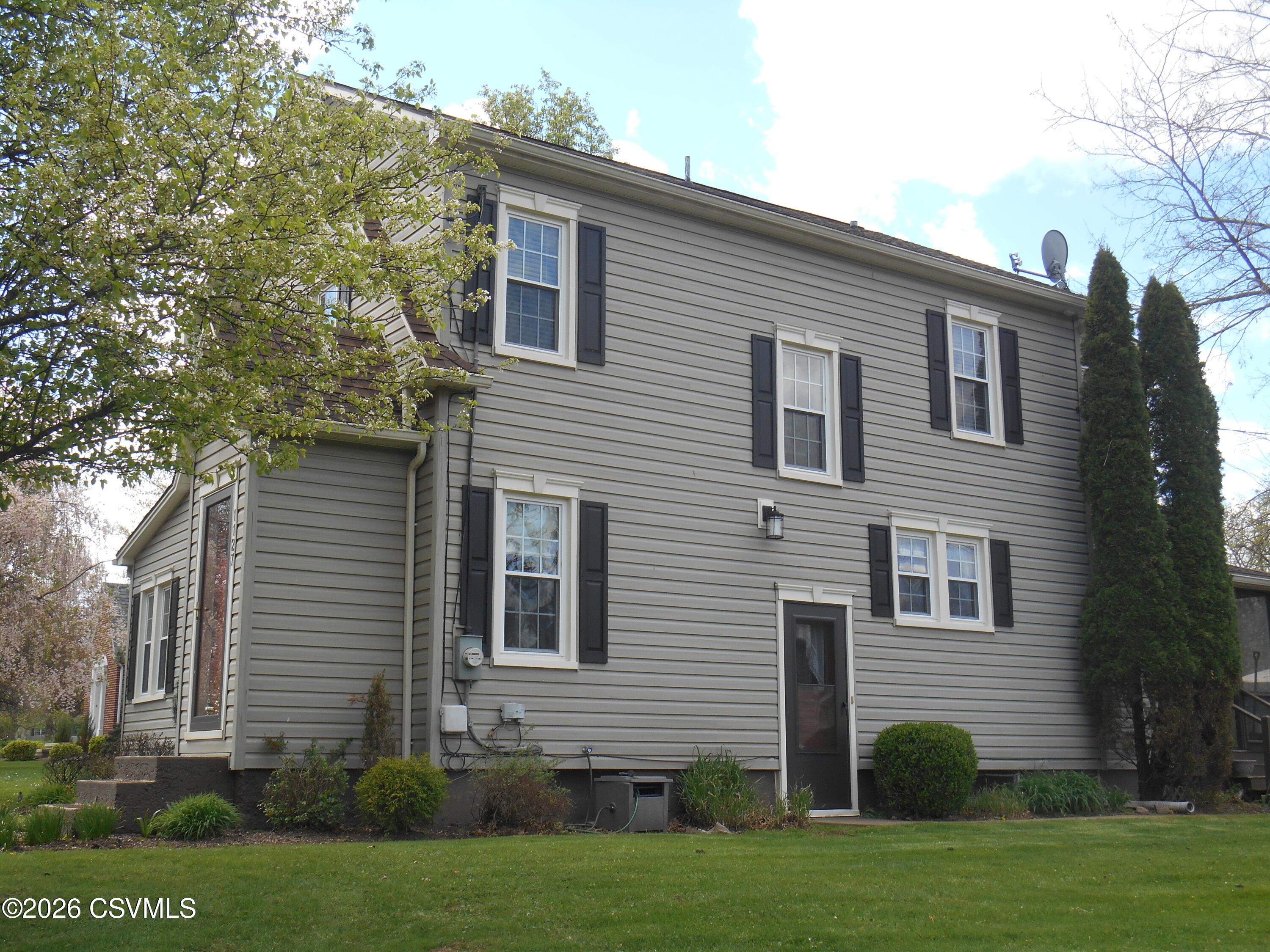 Properties 5 1127 lightstreet road