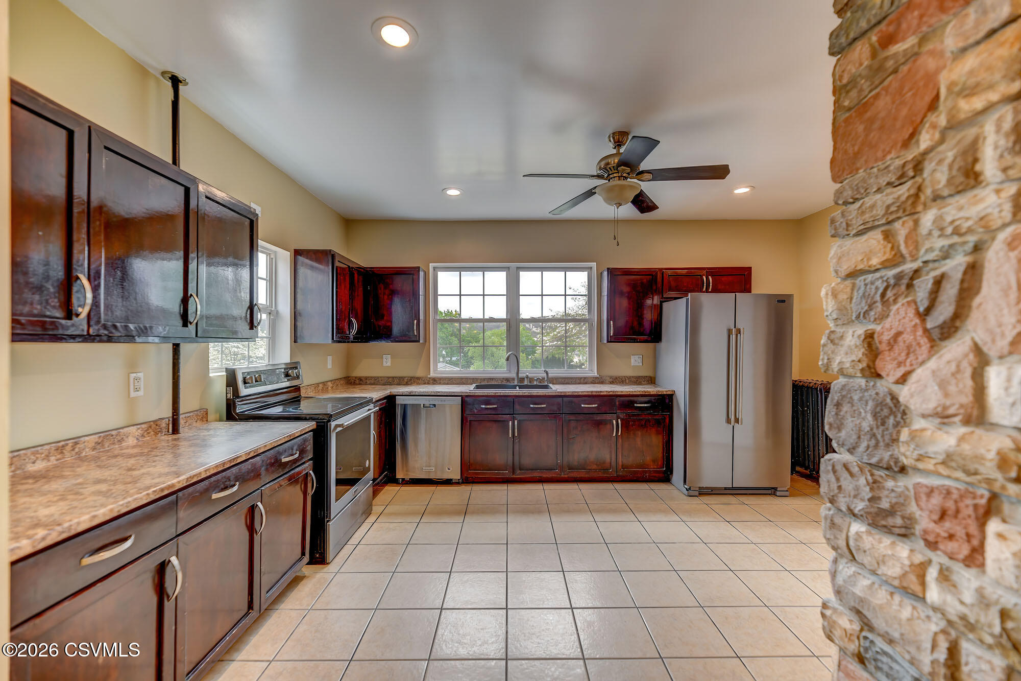 Properties 5 422 e 4th street