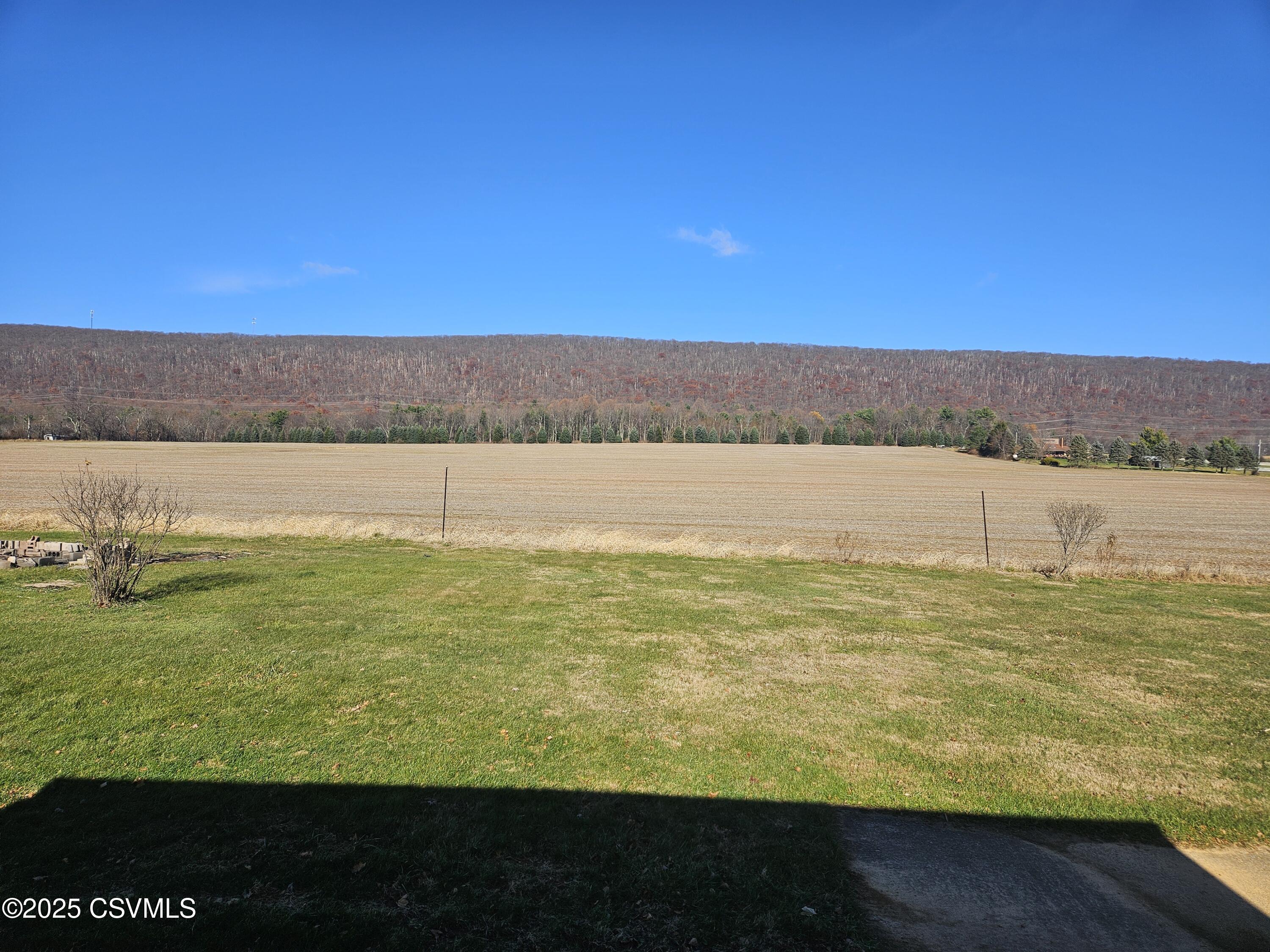 Properties 5 467 MOUNTAIN Road