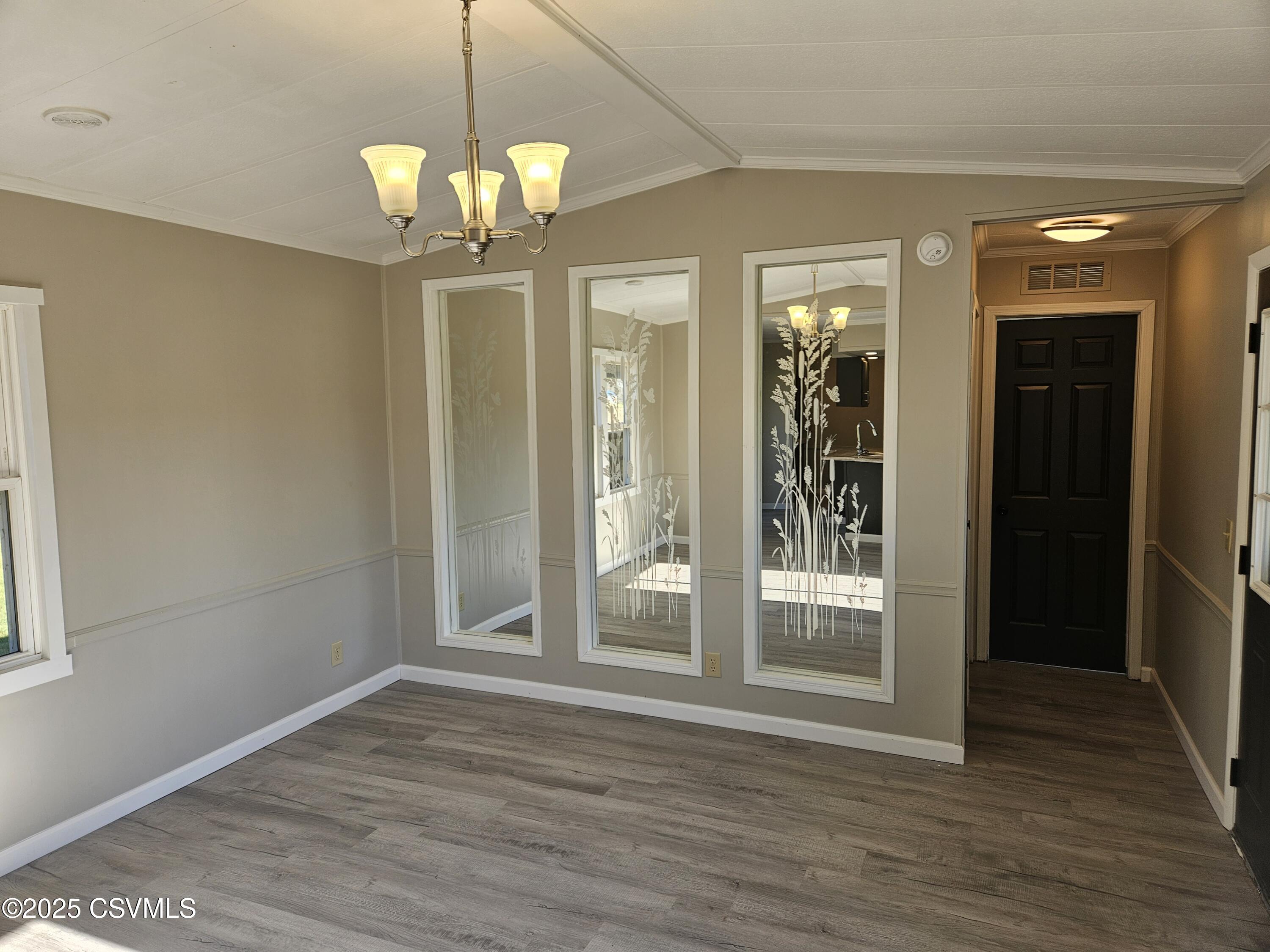 Properties 6 467 MOUNTAIN Road