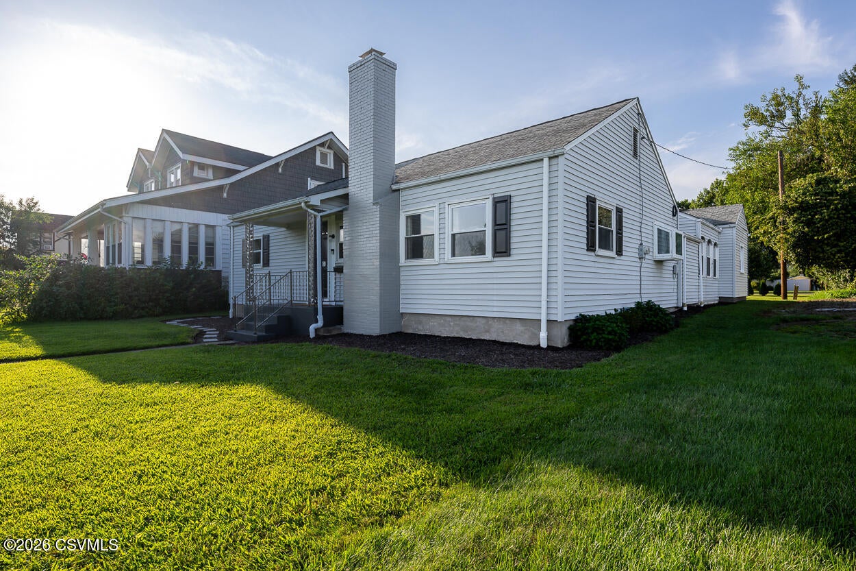 1205 e front street