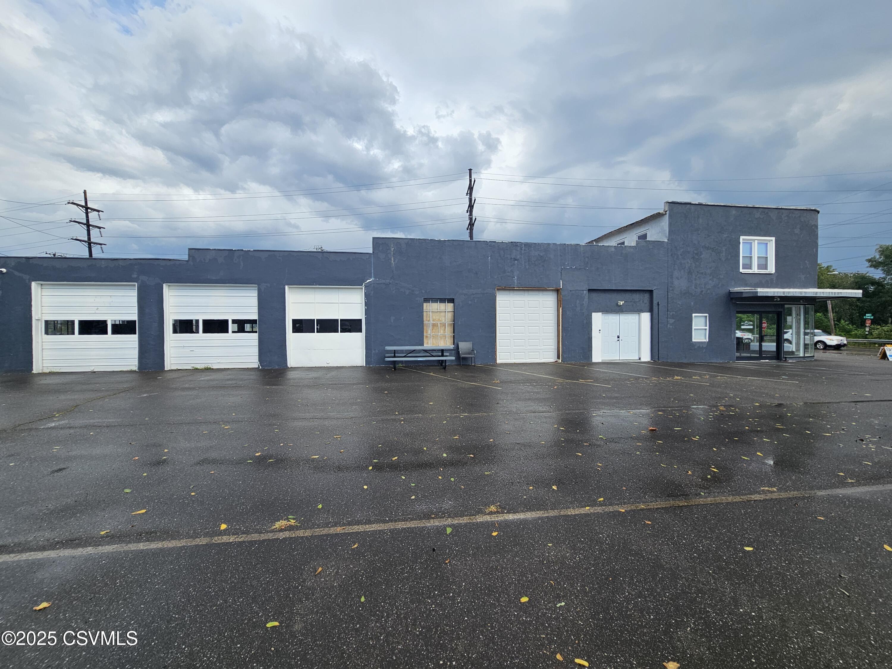 Properties 4 1243 E FRONT Street