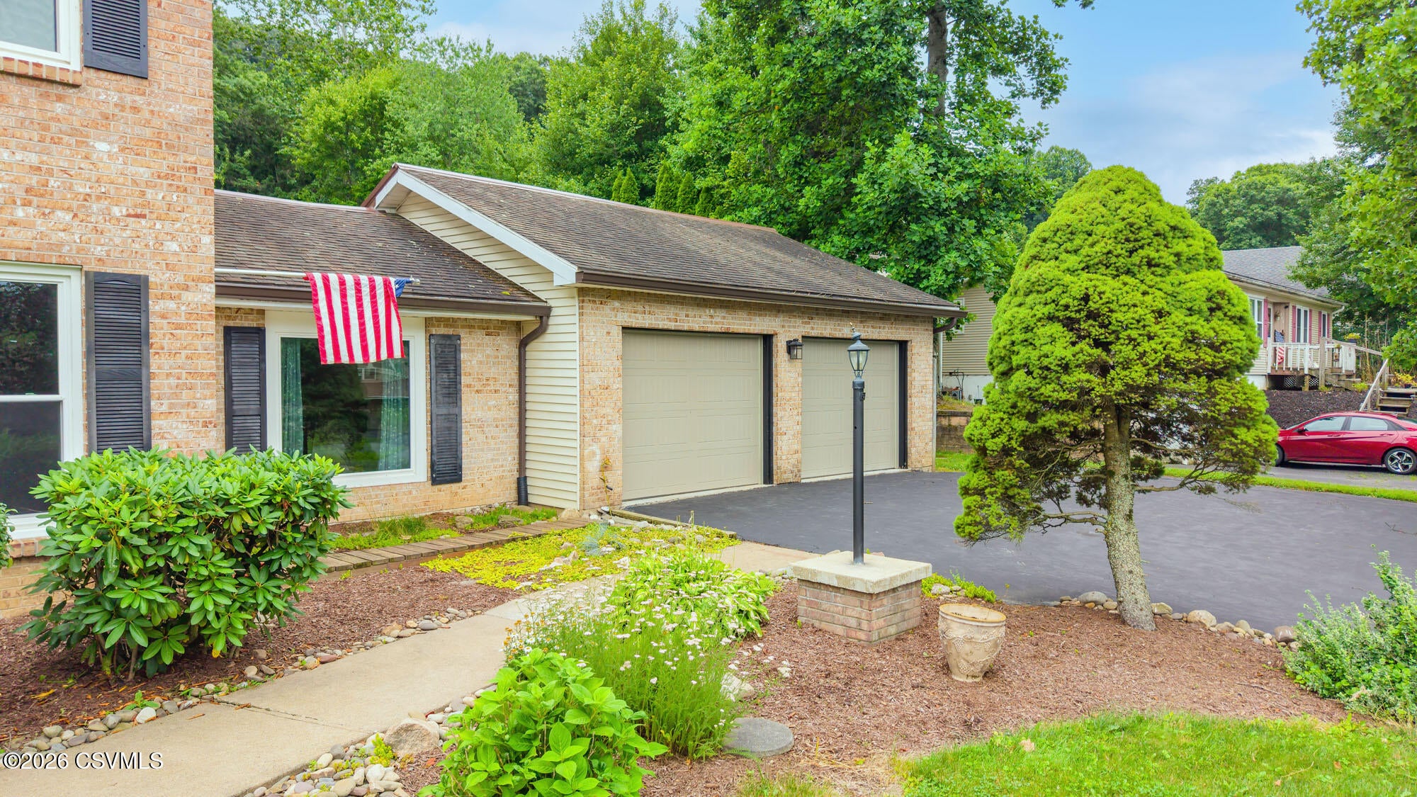 250 river drive
