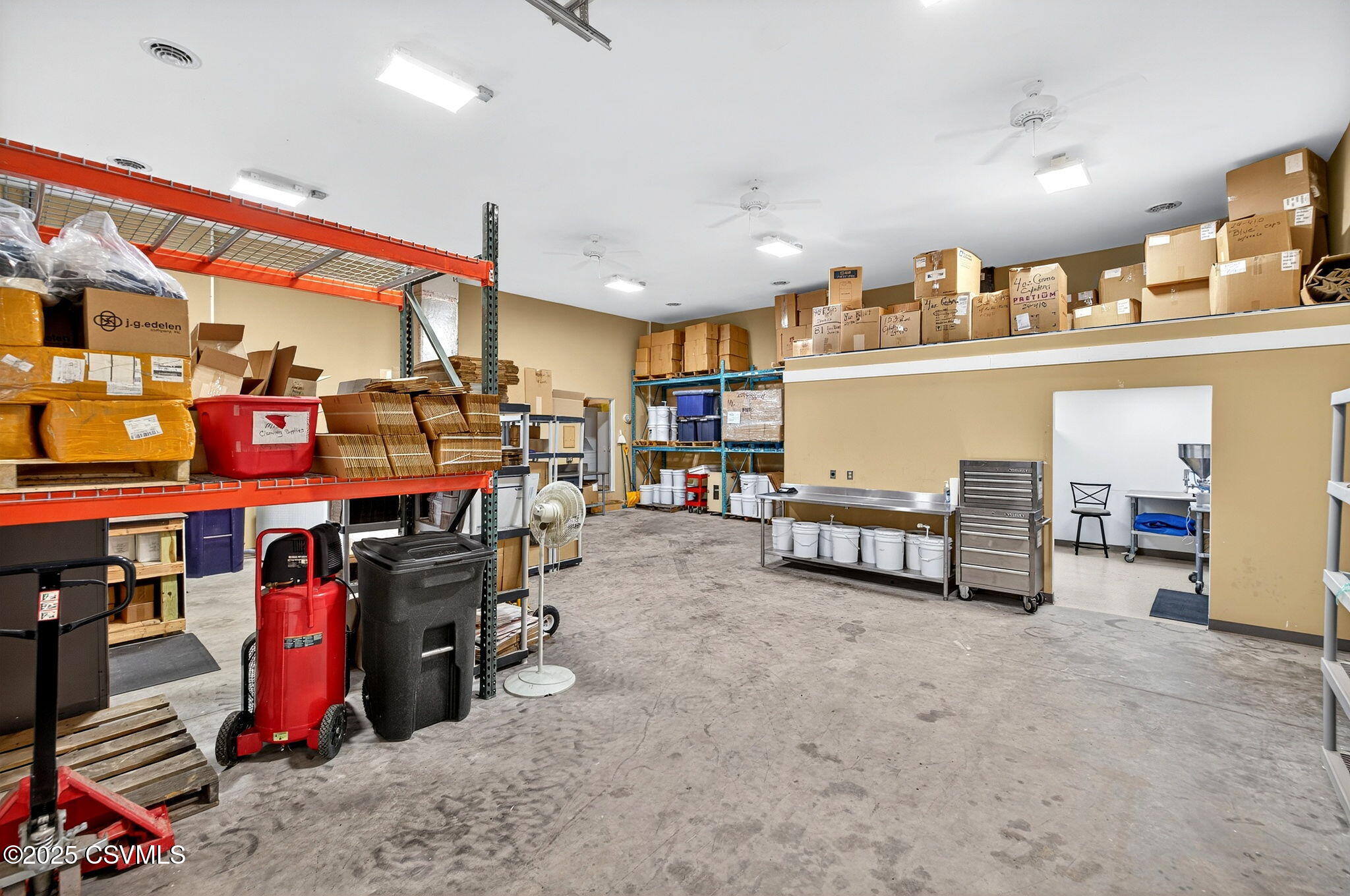 3181 COLUMBIA Boulevard