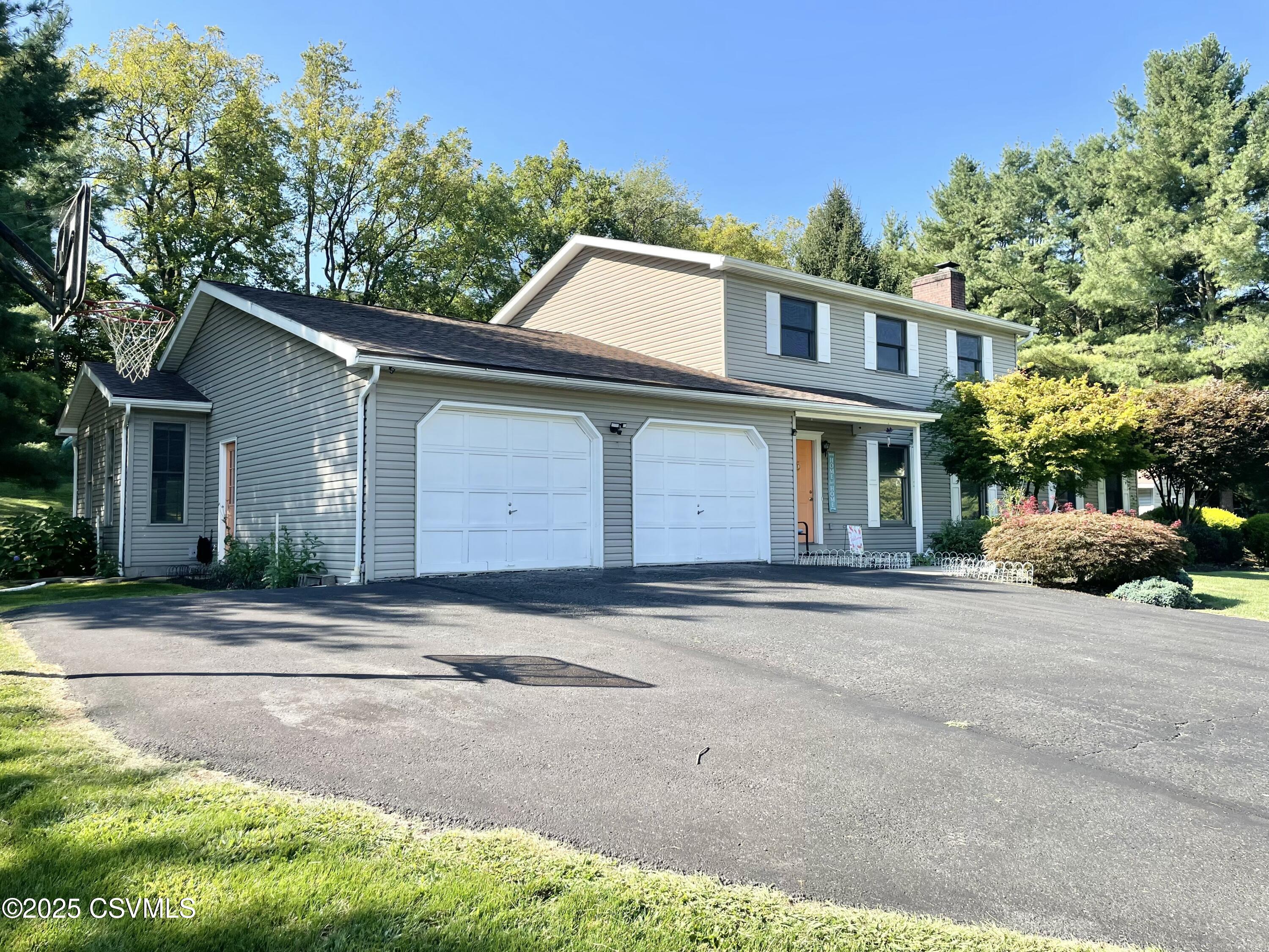 Lewisburg, Pennsylvania 17837, United States, 4 Bedrooms Bedrooms, ,3 BathroomsBathrooms,Residential,Active,204850