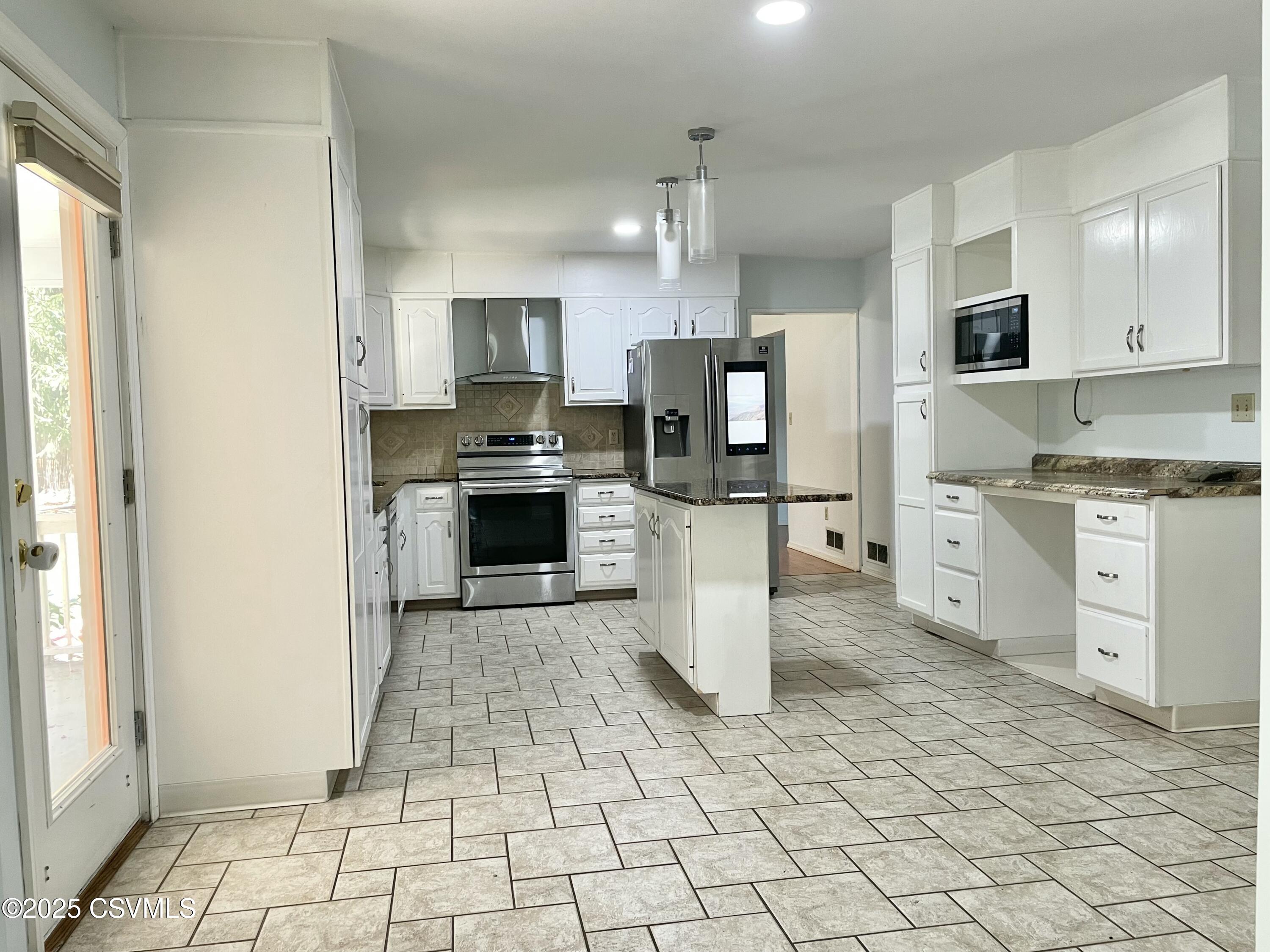 Lewisburg, Pennsylvania 17837, United States, 4 Bedrooms Bedrooms, ,3 BathroomsBathrooms,Residential,Active,204850