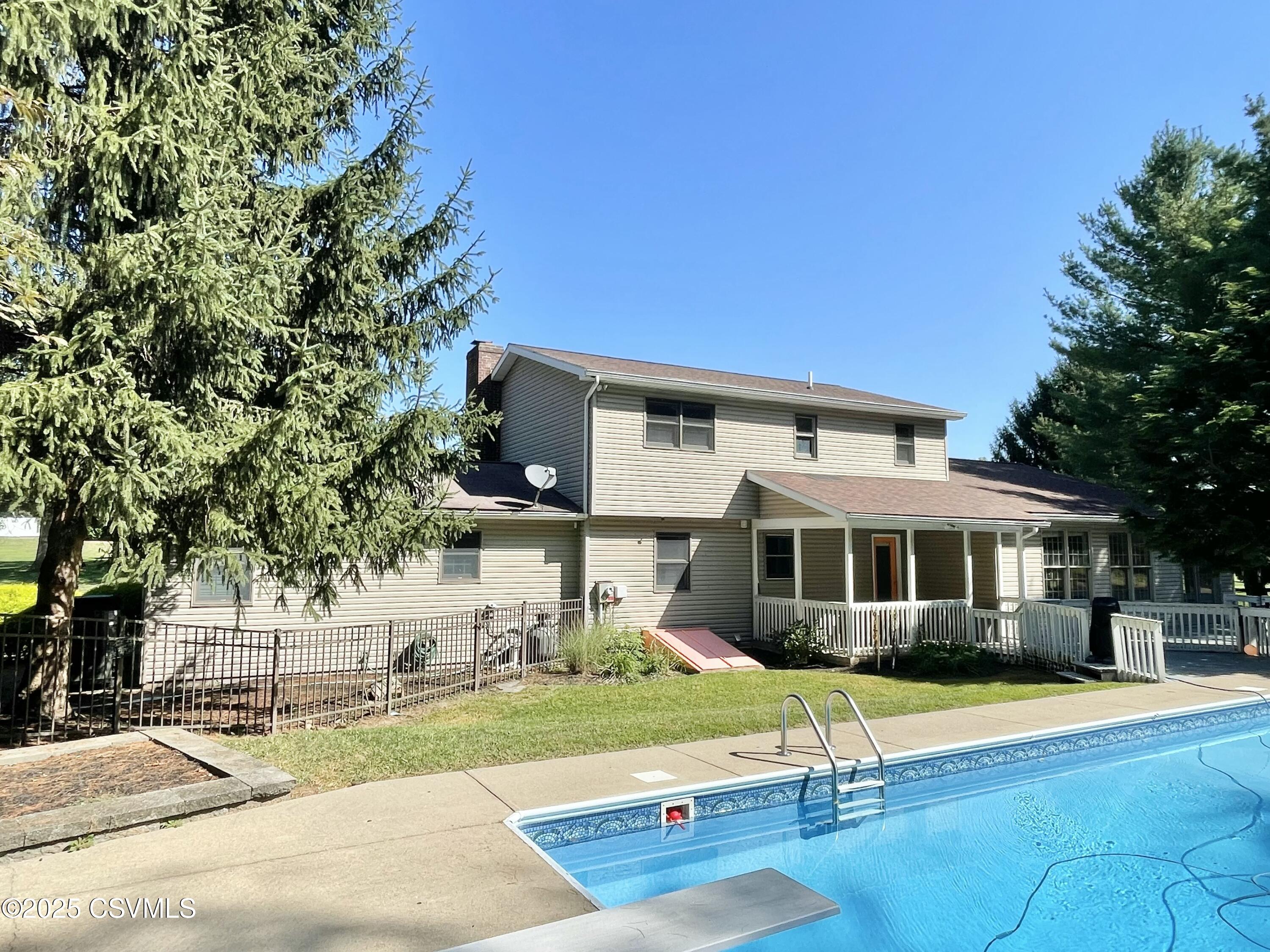 Lewisburg, Pennsylvania 17837, United States, 4 Bedrooms Bedrooms, ,3 BathroomsBathrooms,Residential,Active,204850