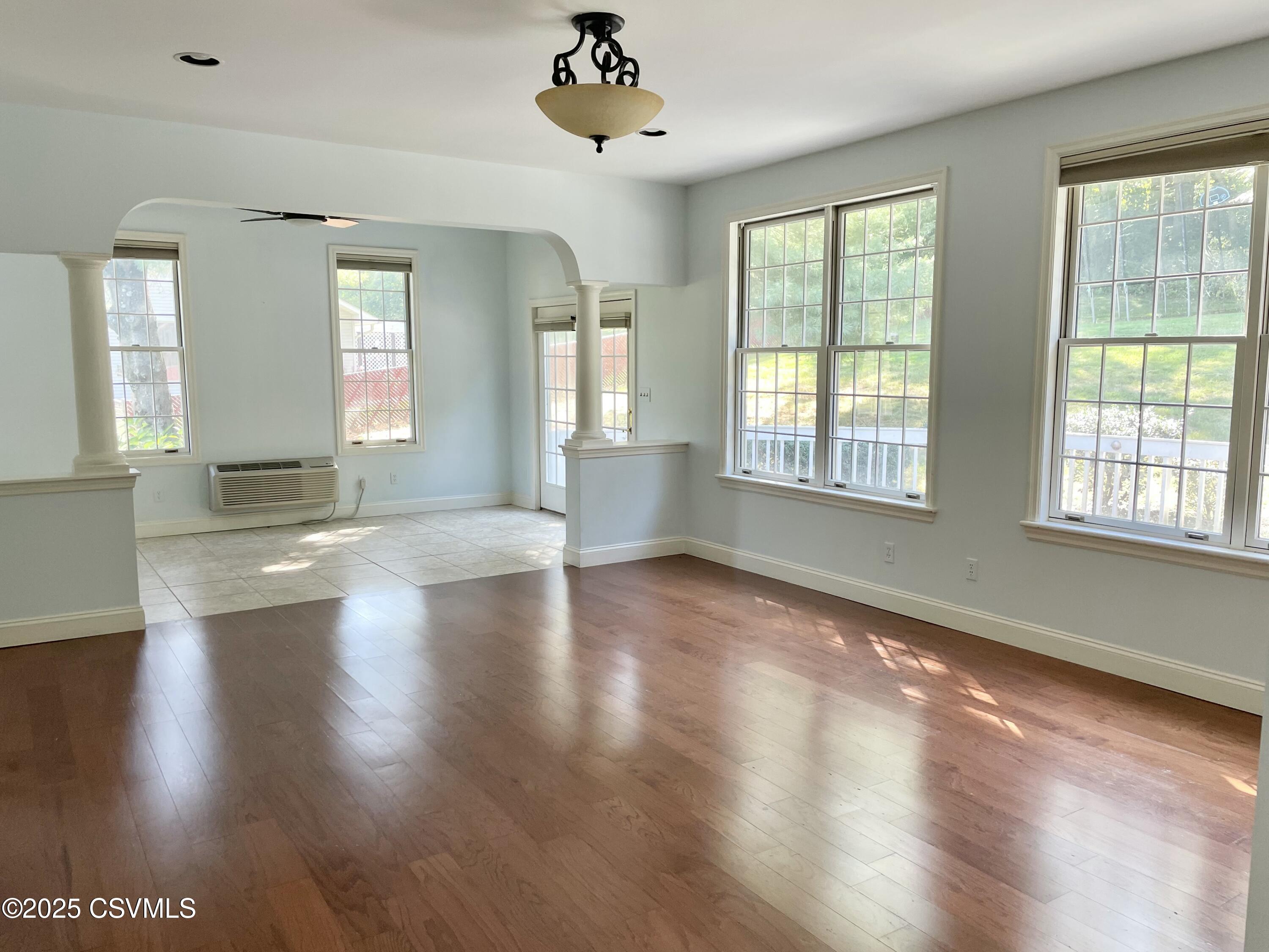 Lewisburg, Pennsylvania 17837, United States, 4 Bedrooms Bedrooms, ,3 BathroomsBathrooms,Residential,Active,204850