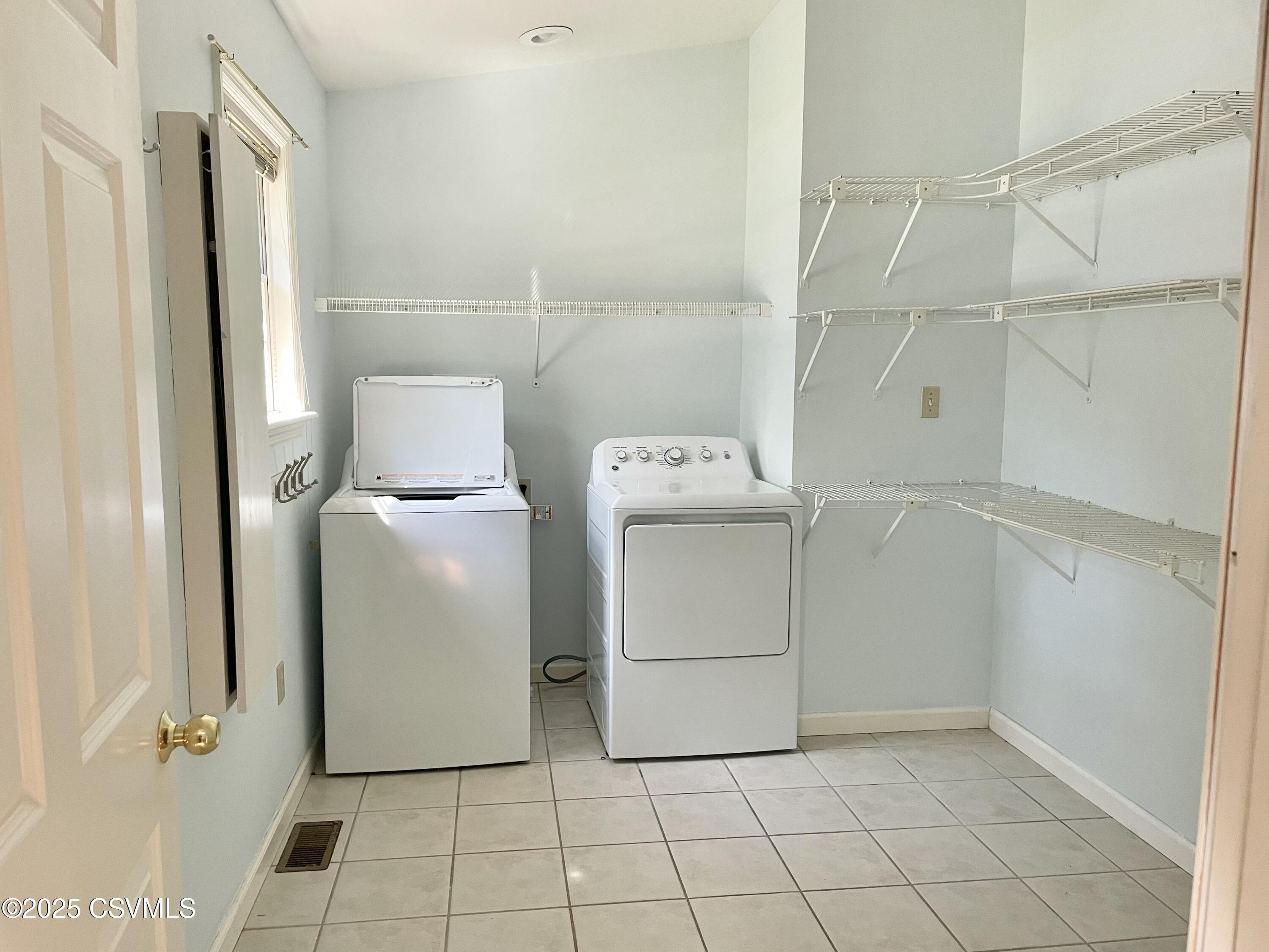 Lewisburg, Pennsylvania 17837, United States, 4 Bedrooms Bedrooms, ,3 BathroomsBathrooms,Residential,Active,204850