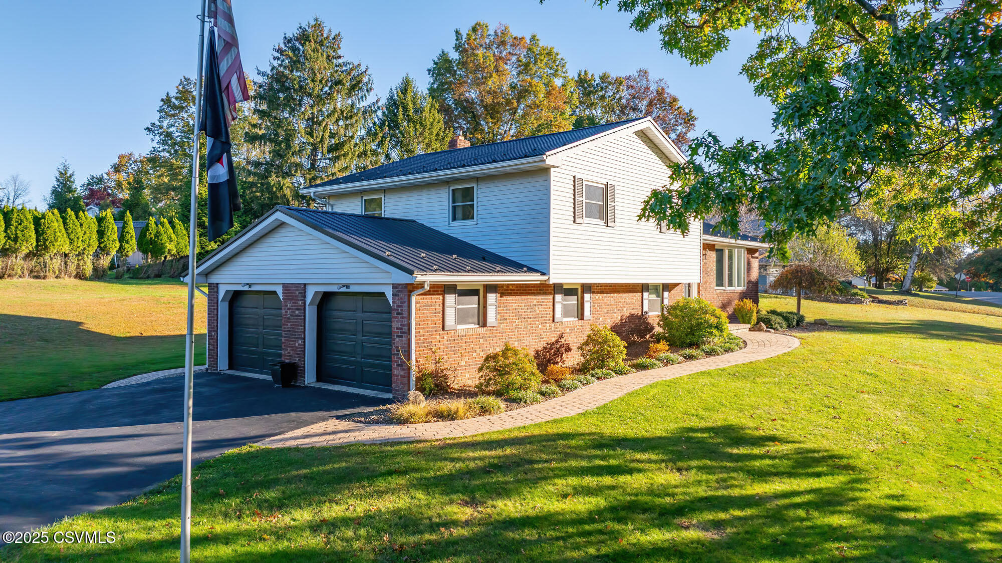 Properties 6 1219 MAPLE Street