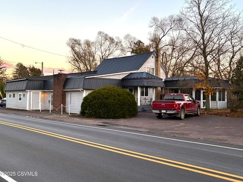 Berwick 40 4 E RITTENHOUSE MILL Road Berwick PA 18603