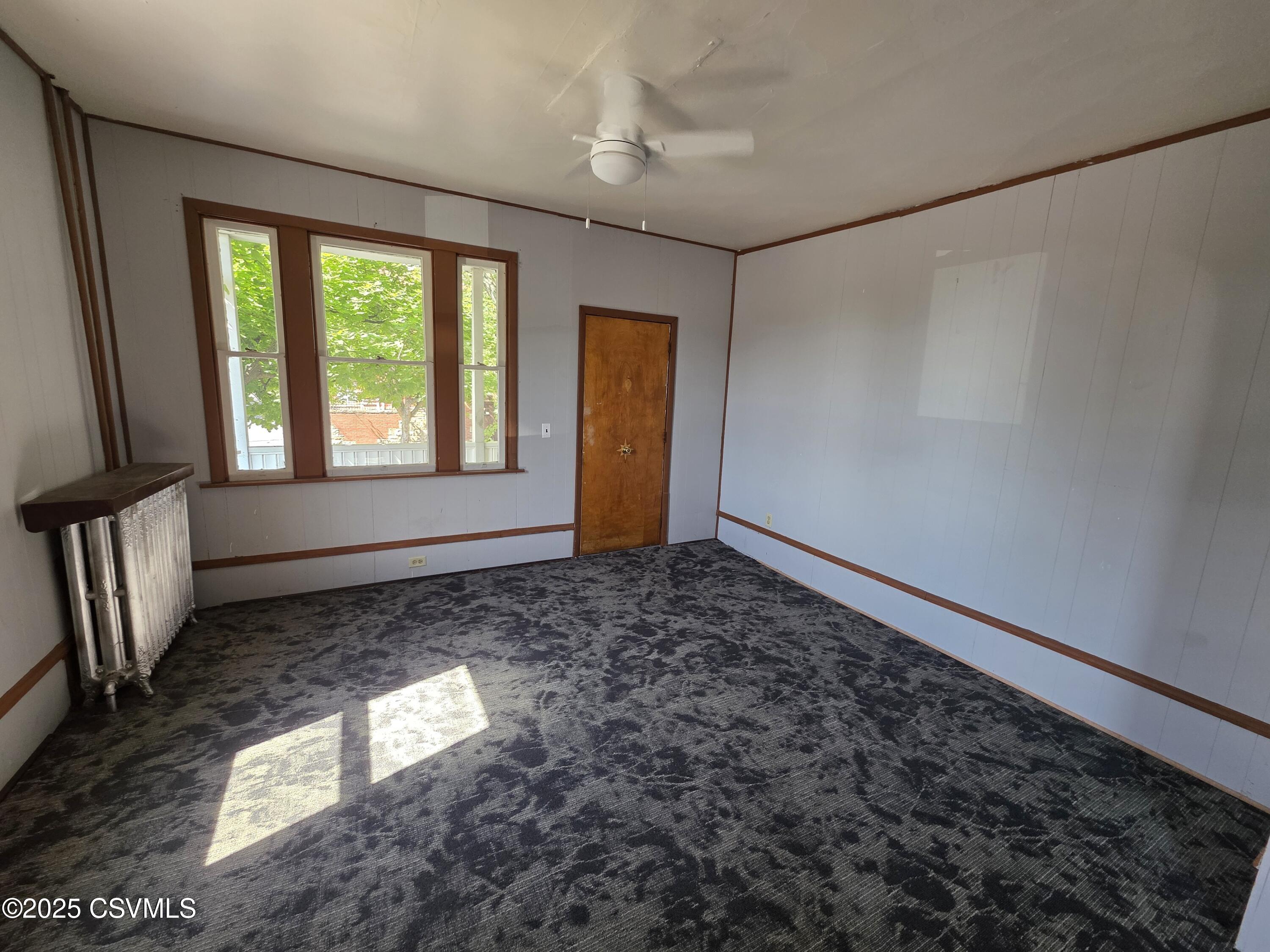 230 E 4TH Street