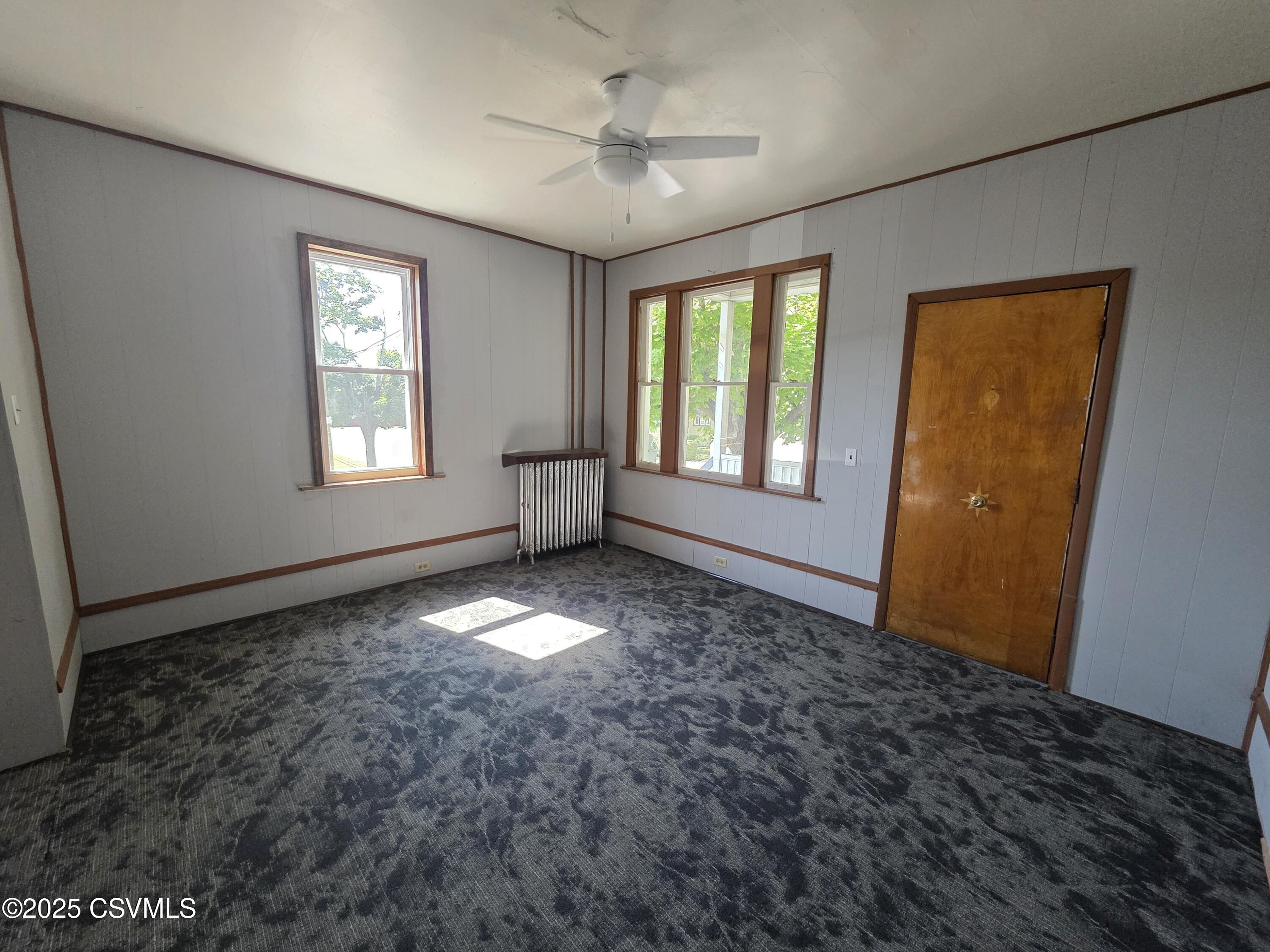 230 E 4TH Street